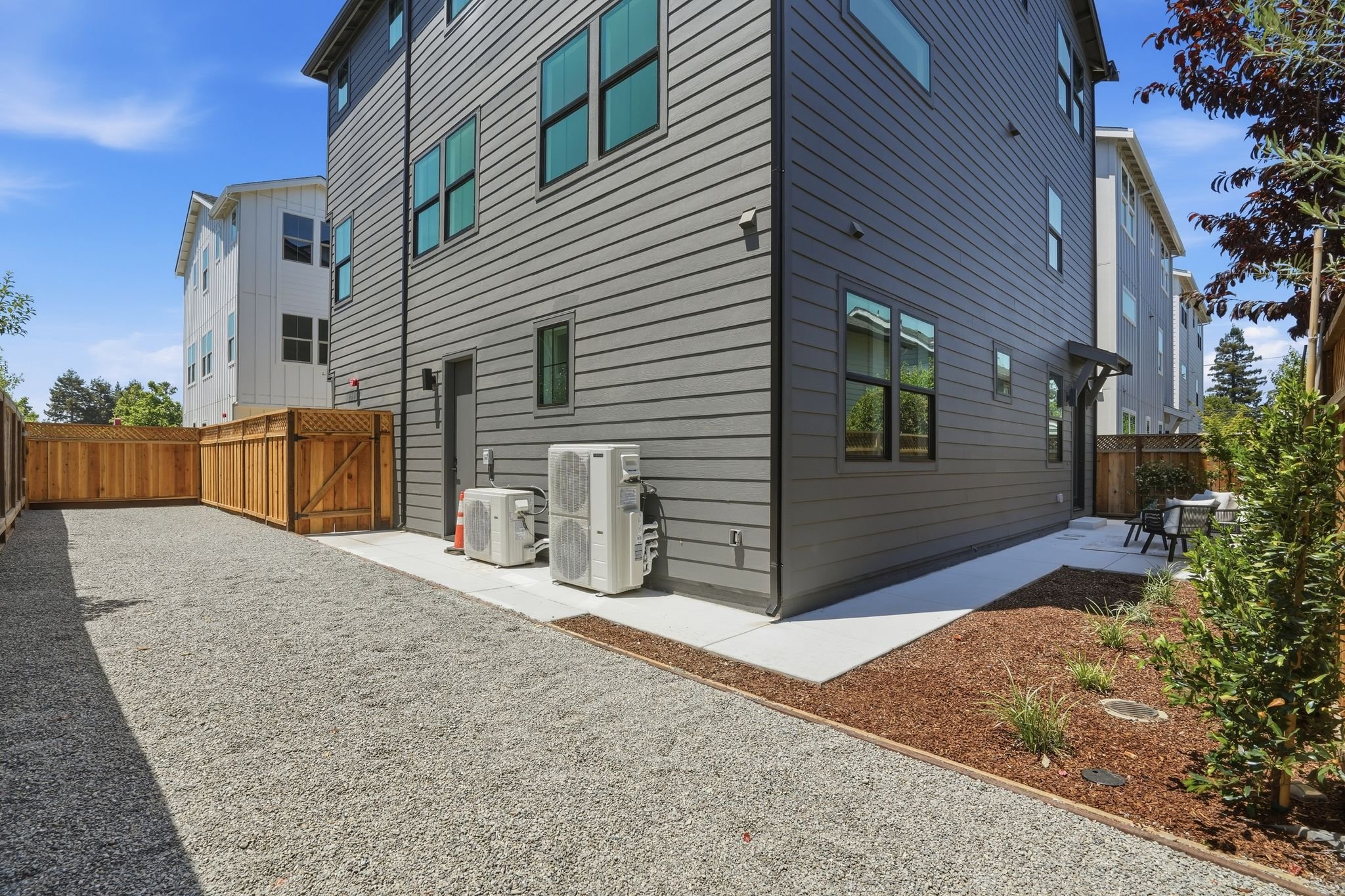 122 Sunnyside Ave-48.jpg