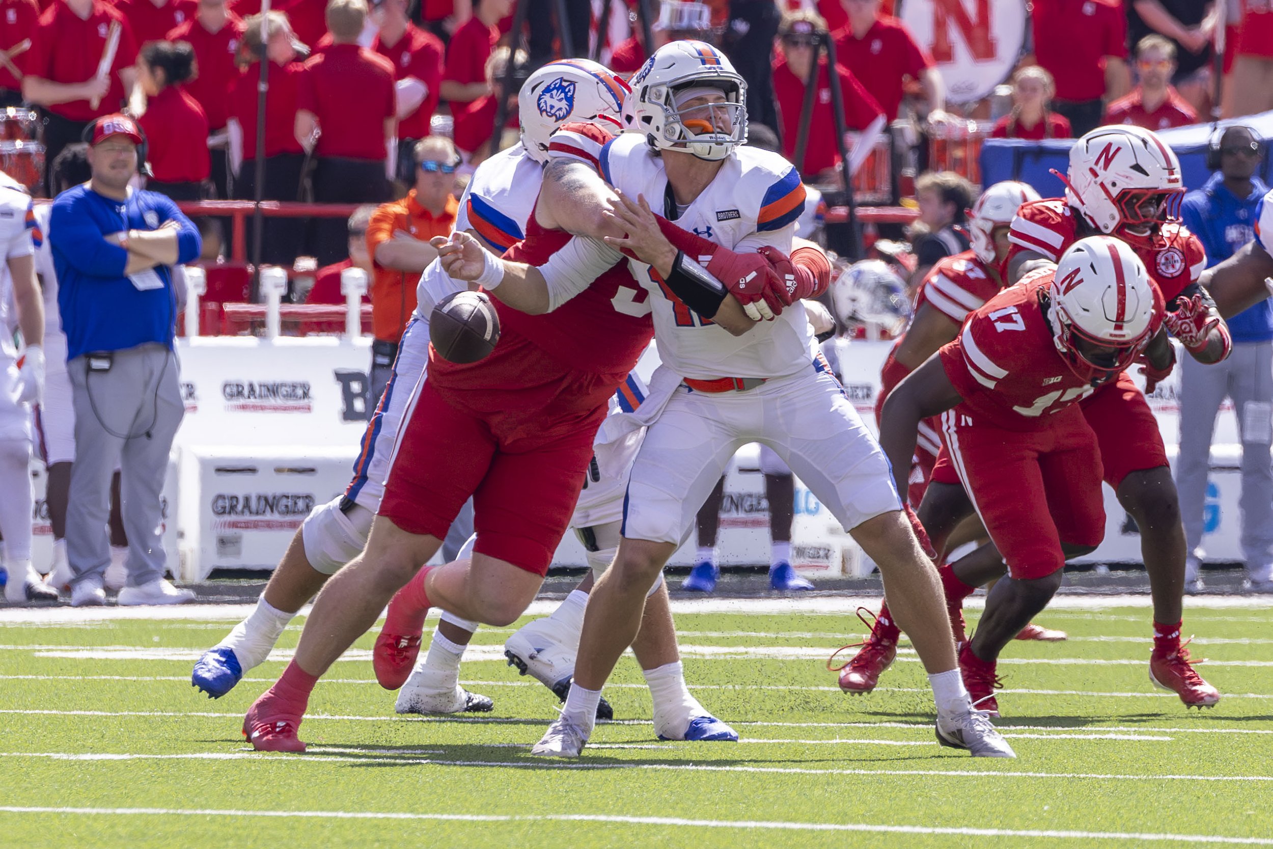 Football vs HCU-DG100.jpg