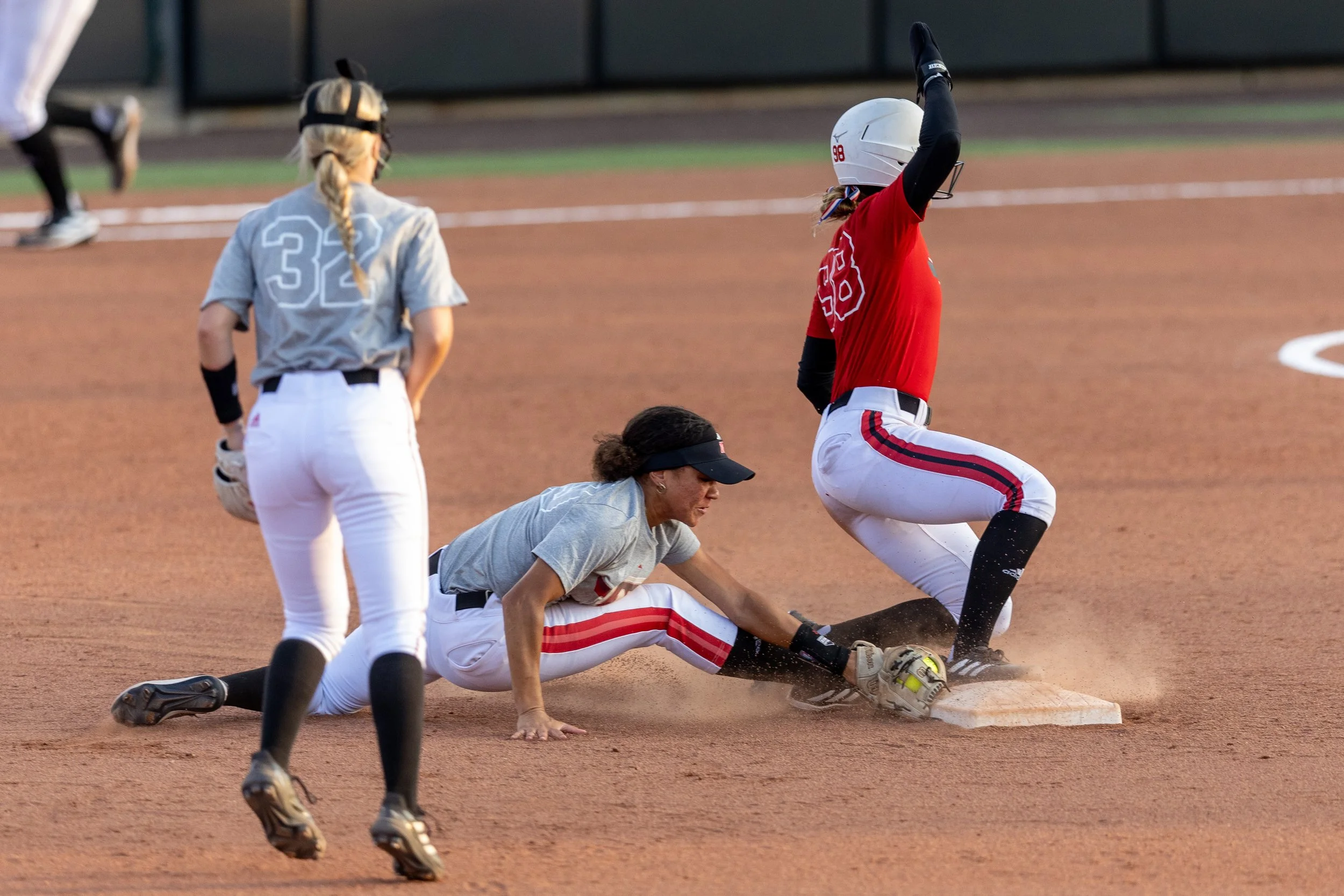 Jordy Bahl Softball Scarlet vs Cream G1- DG005.JPG