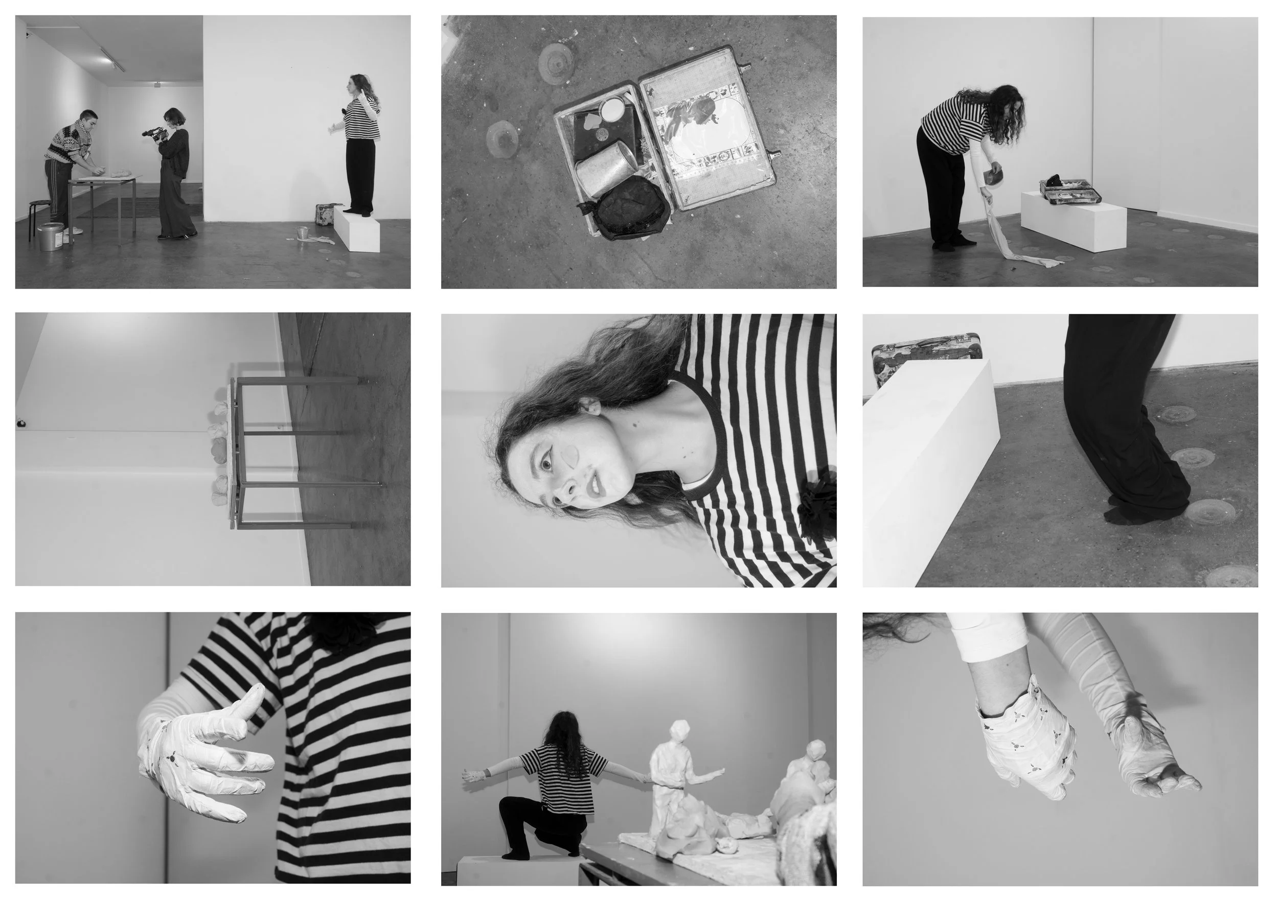 Une série de neuf photographies en noir et blanc montrant une artiste en train de préparer et d'exposer ses œuvres dans une galerie d'art. Les images incluent des plans de la salle d'exposition, des détails de ses œuvres, et la femme en action lors d