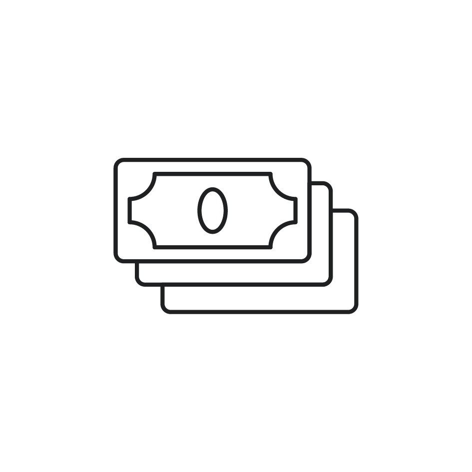 Modern byggnad med träfasad i naturmiljö framför berg