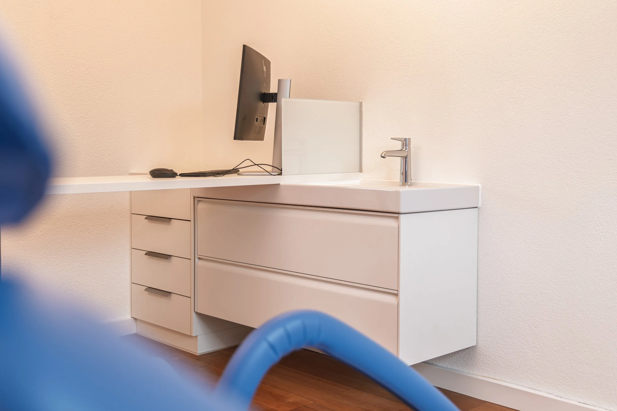 MKPHOTO-Architekturfotograf-Aarau-Praxis GUF-Schönenwerd-17.jpg