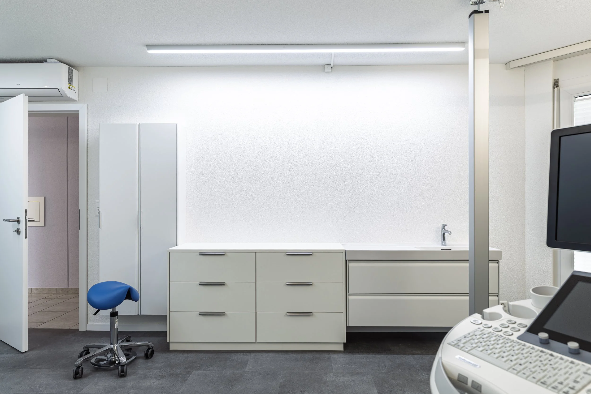 MKPHOTO-Architekturfotograf-Aarau-Praxis GUF-Schönenwerd-04.jpg