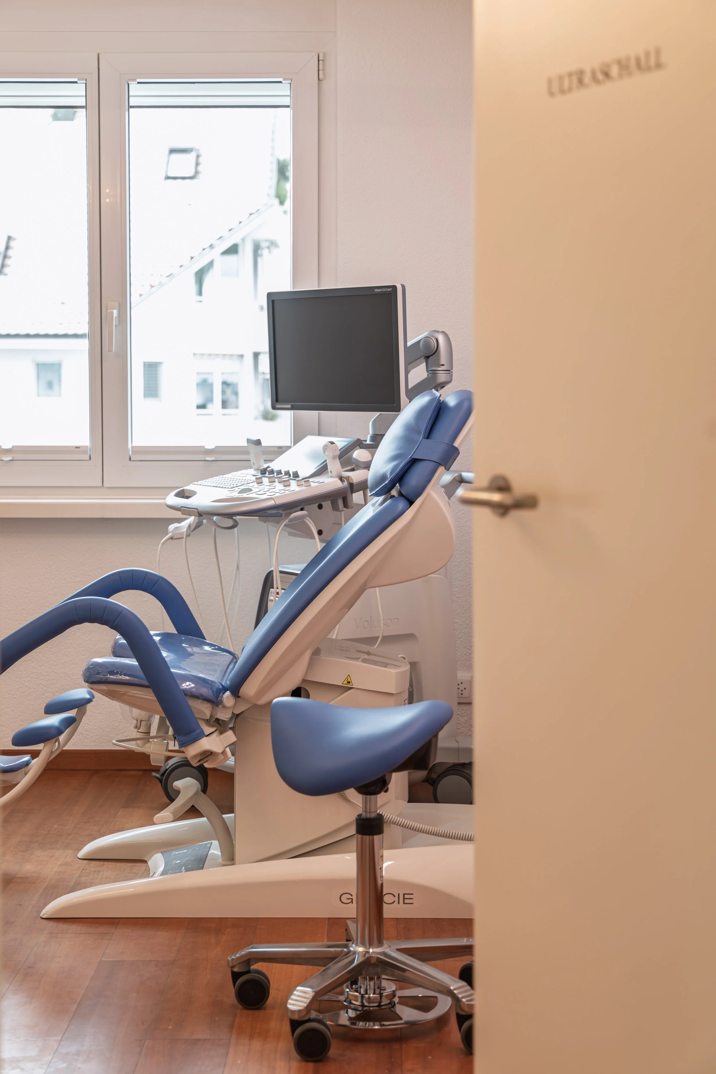 MKPHOTO-Architekturfotograf-Aarau-Praxis GUF-Schönenwerd-20.jpg