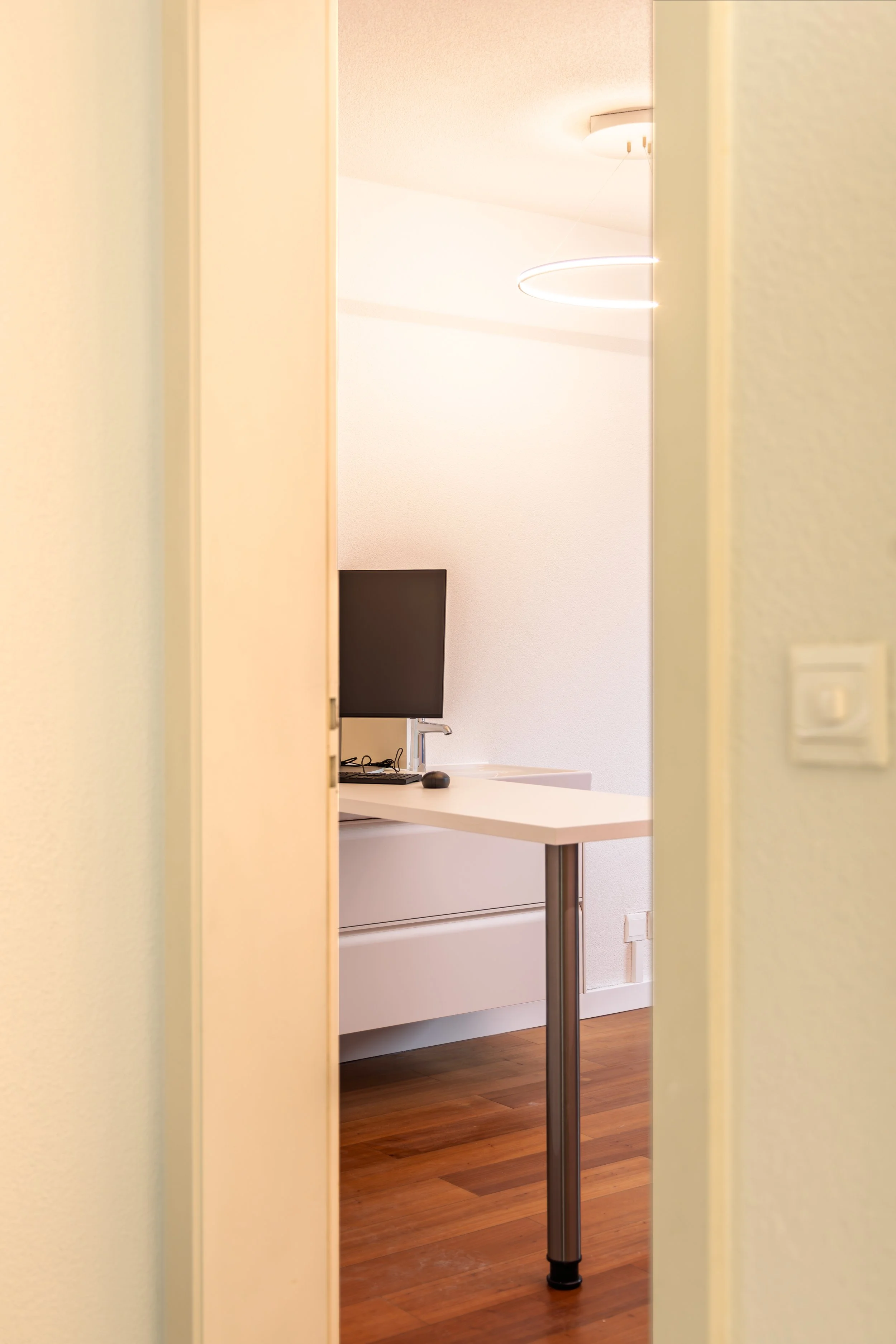 MKPHOTO-Architekturfotograf-Aarau-Praxis GUF-Schönenwerd-25.jpg