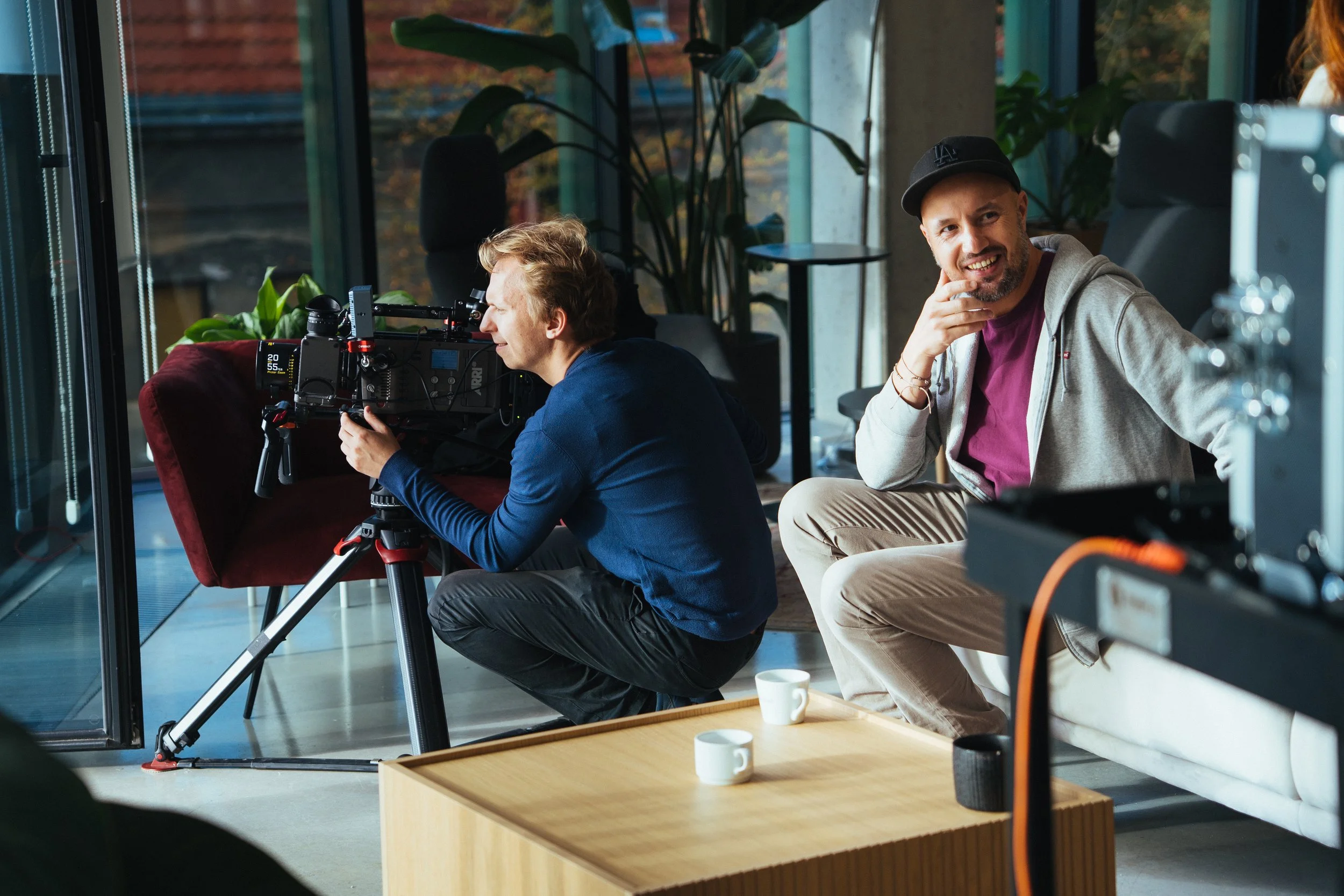 Operator kamery na planie reklamy we Wrocławiu.