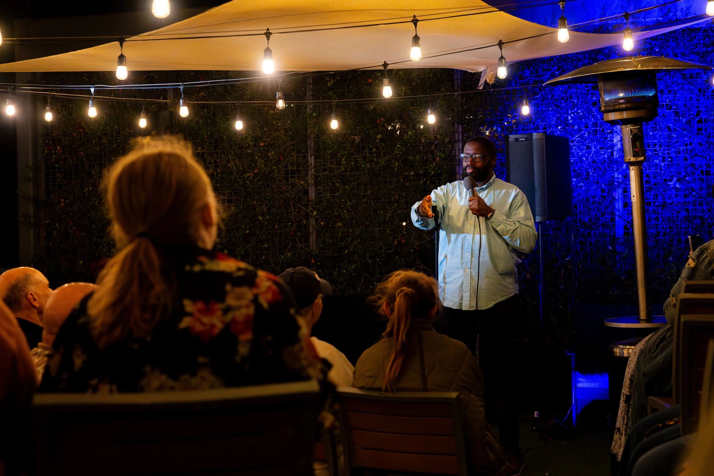 Mike Flowers performing at Starland Yard