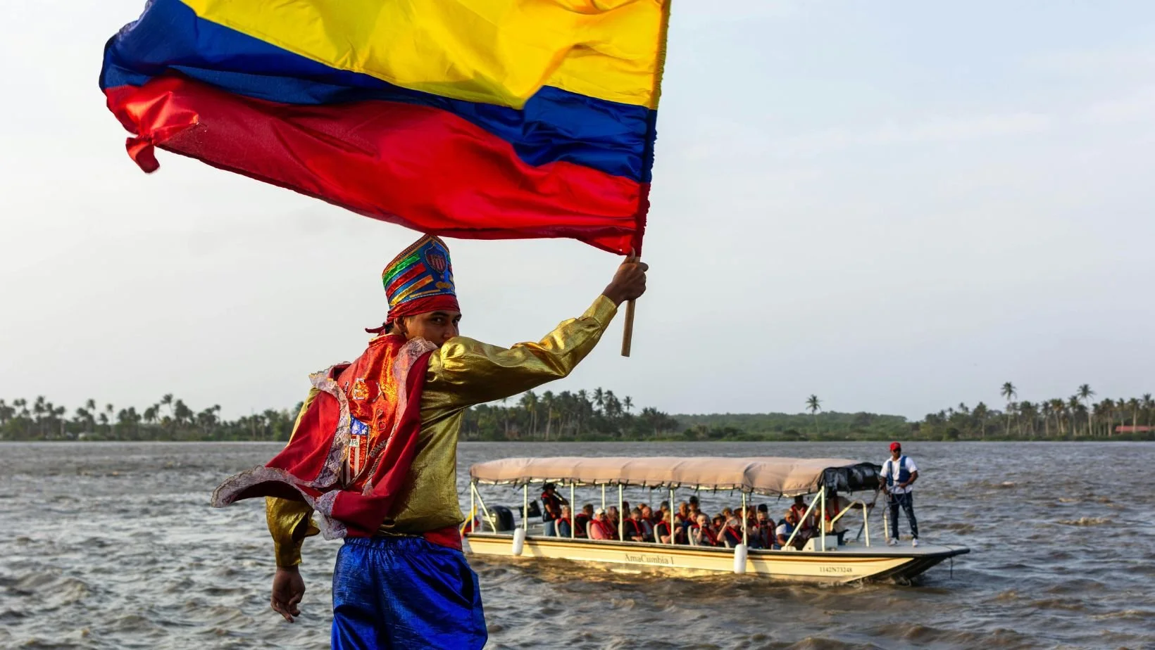 “Política migratoria y derechos laborales: el foco en la protección de colombianos migrantes en el mundo”