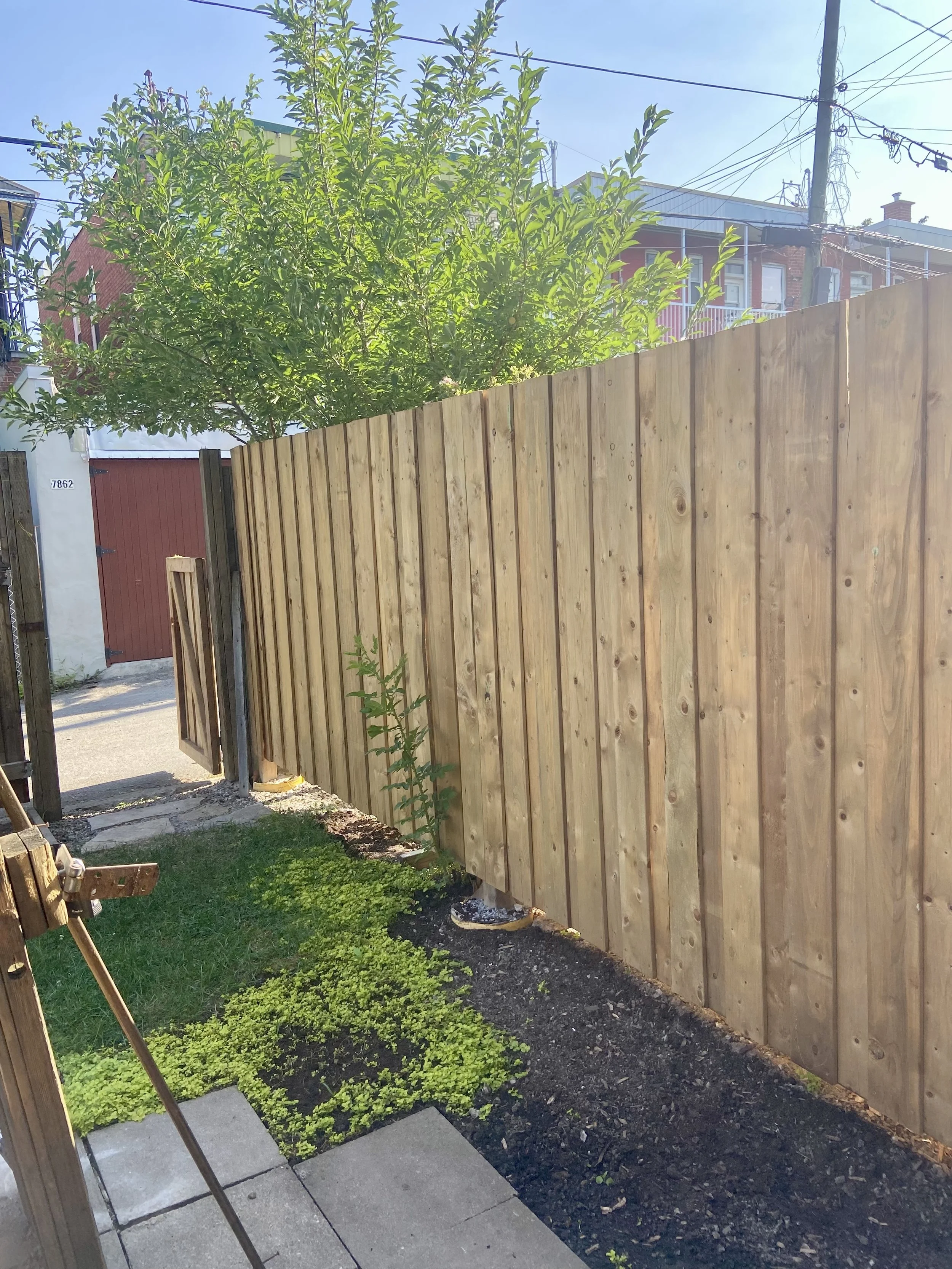 fence build 