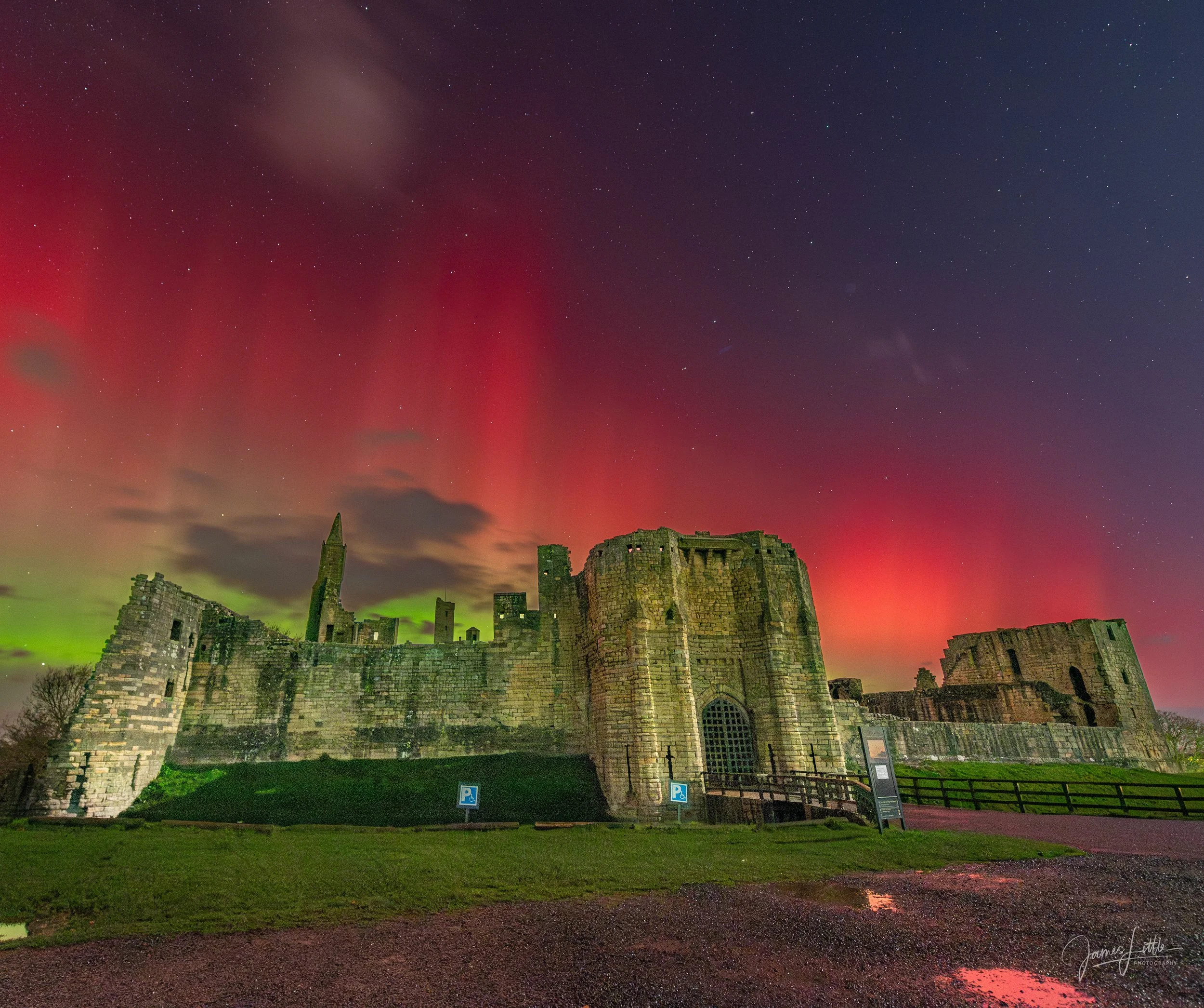 Walkworth Castle under the Northern Lights