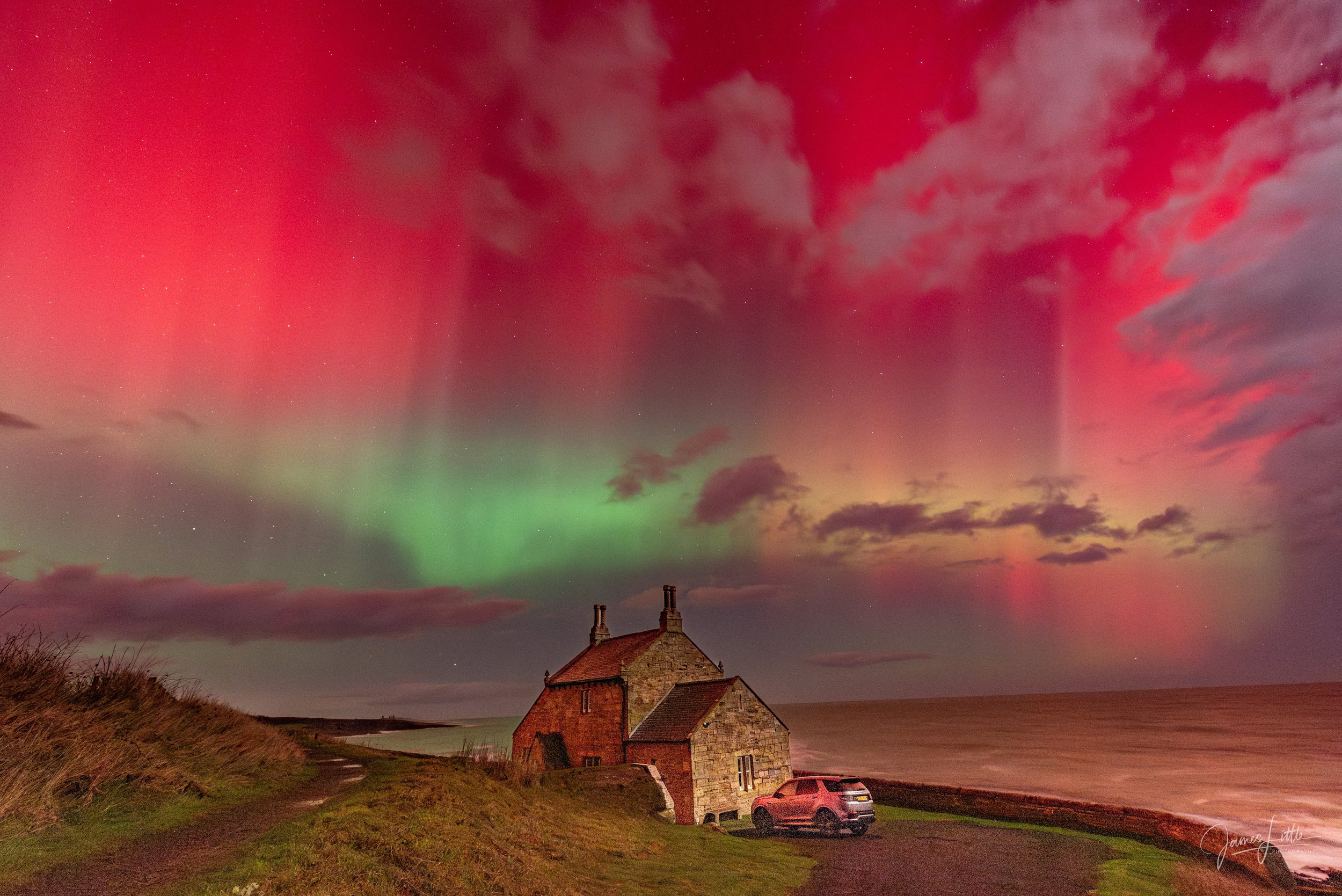 Howick bathing house aurora northern lights display