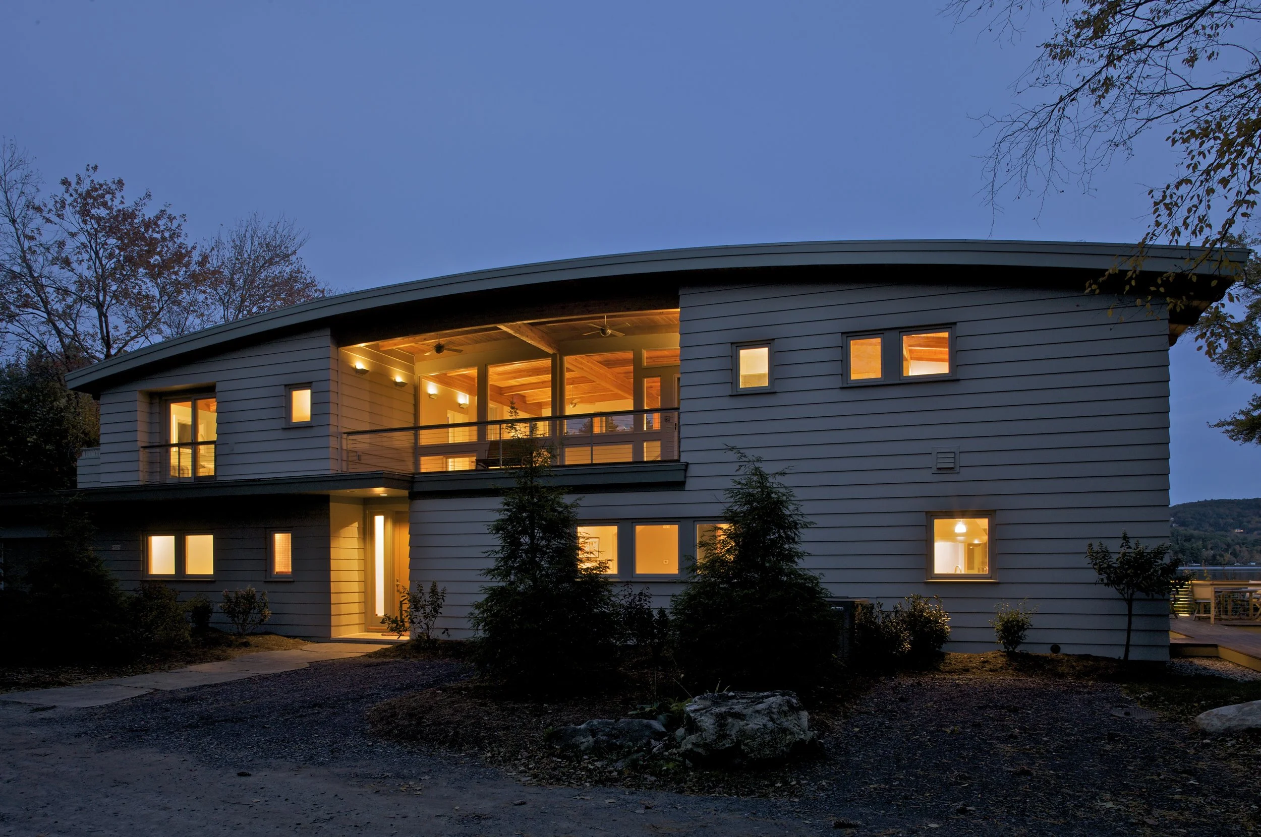 _U3G4987 Wk 2 Entry side night.jpg