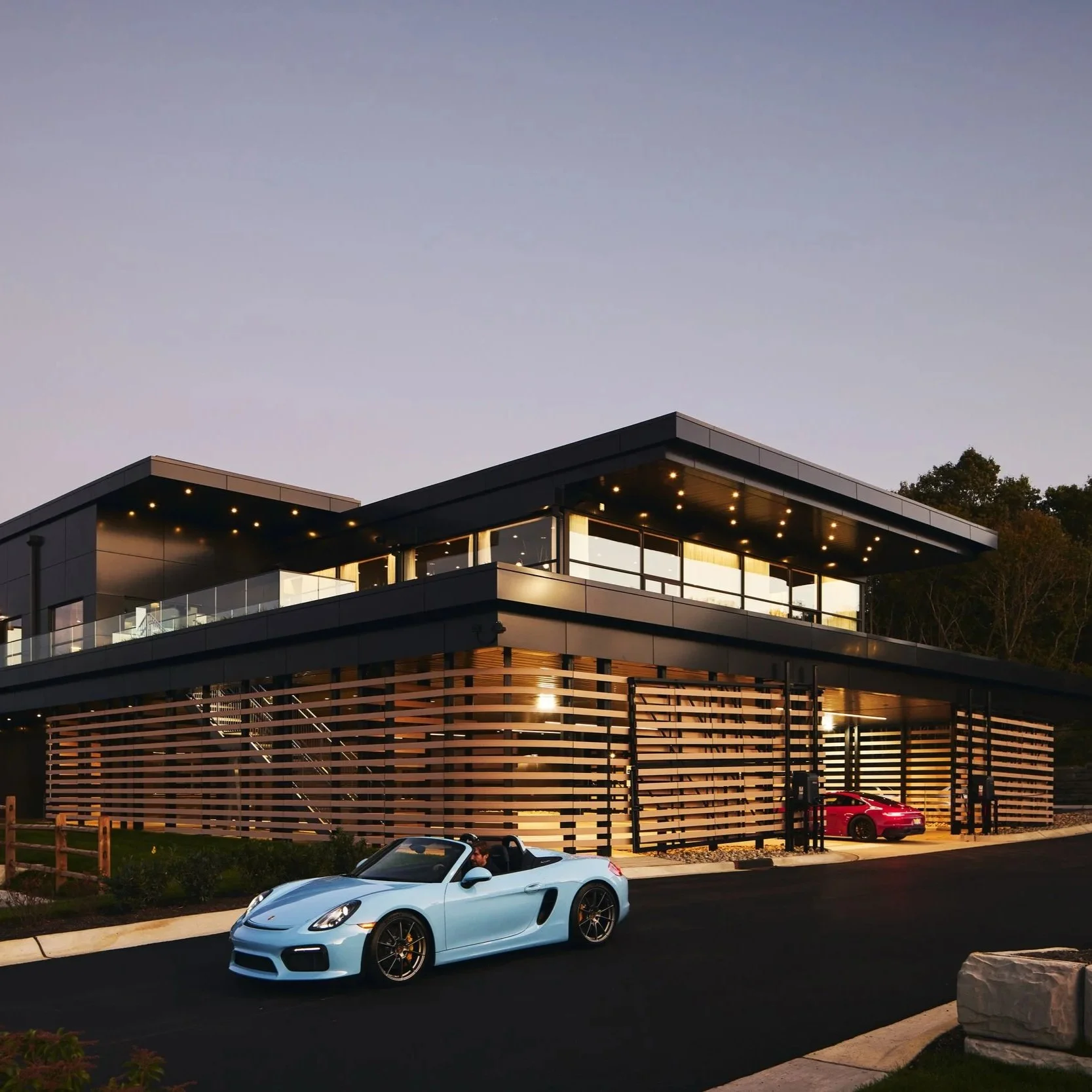 SHORE CAR CLUB LOUNGE