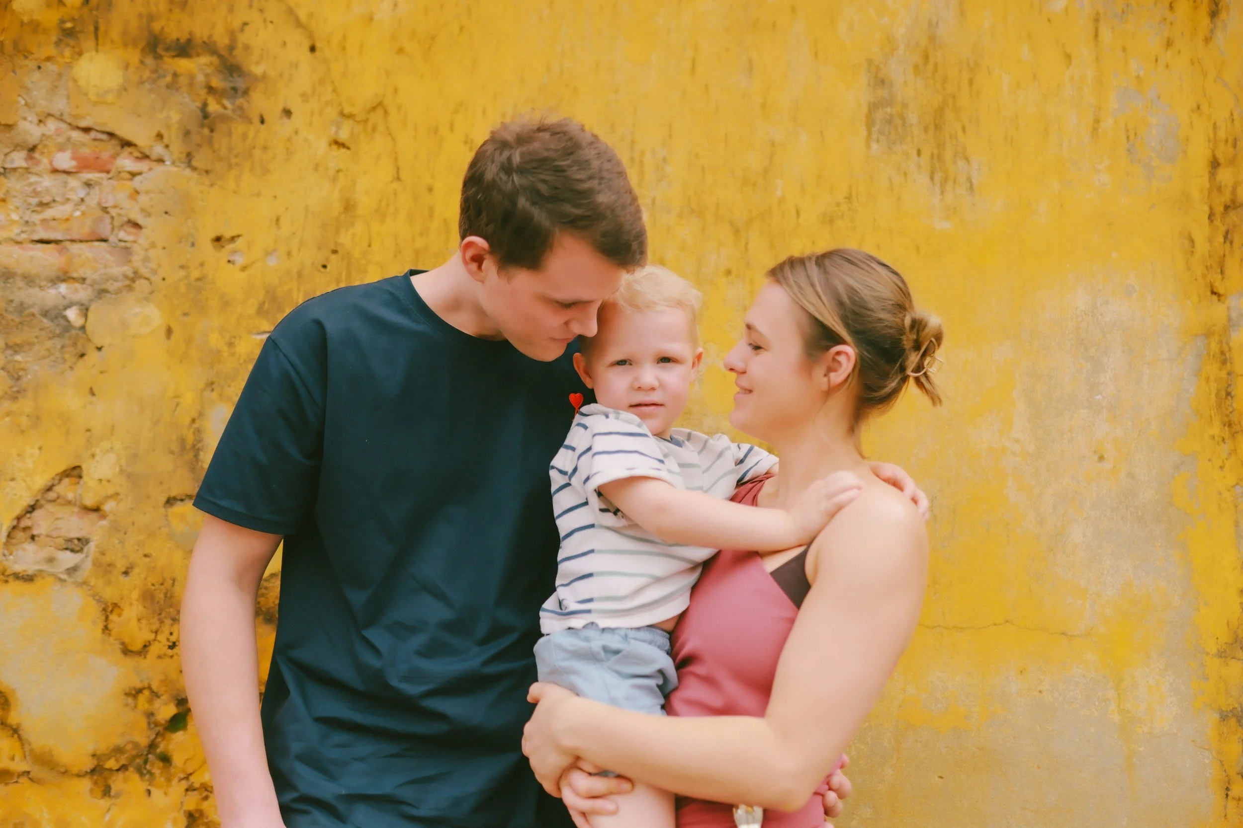 Giving my baby up for adoption. How do I give my baby up for adoption. Pregnant and homeless. Pregnant and need help. Placing my baby for adoption. Making an adoption plan. Give my baby up for adoption.