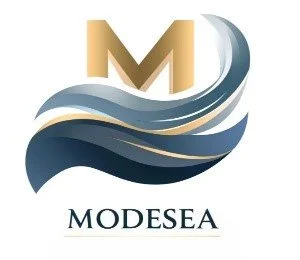 Logotipo con la letra M dorada, olas en tonos azules y la palabra MODSEAS abajo.