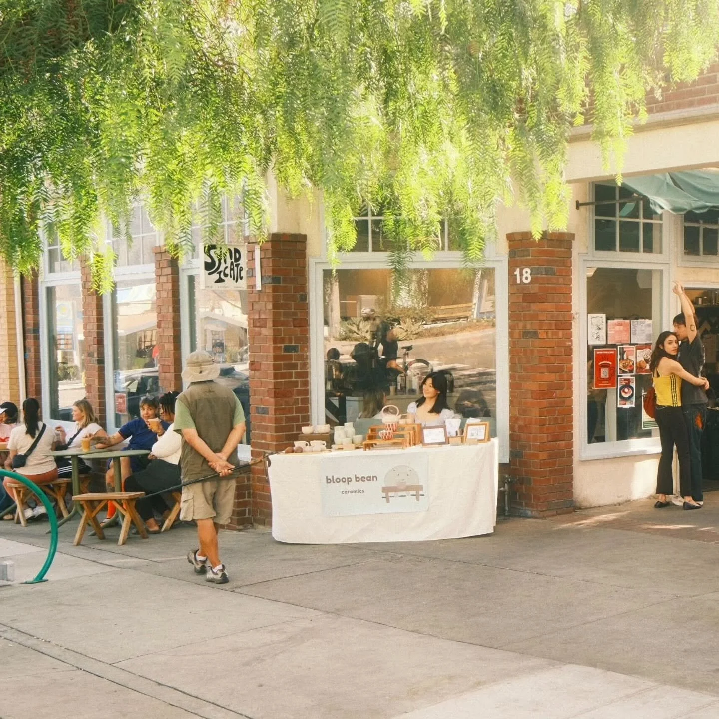 a talented photographer who purchased a bean mug snapped some candid photos during the pop-up this weekend. 📸 credit to @momopuko.

i was brought to tears 🥹

thebloopbean is relocating to Portland at the end of Feb, and these moments captured so mu