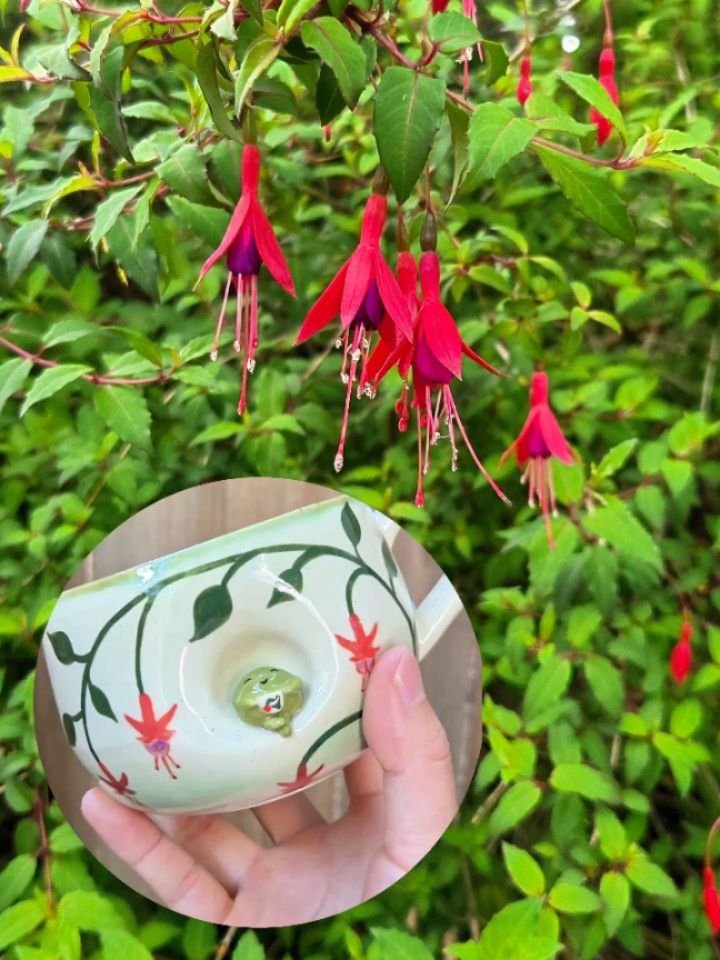 spring beans 🌸🌱 inspired by the flowers I've seen bloom on my walks with Billie. swipe to the end to see us pre/post market 🤭

I feel a lot like these little beans lately, peaceful and cozy in my nook, surrounded by beloved gardens and fresh air ?