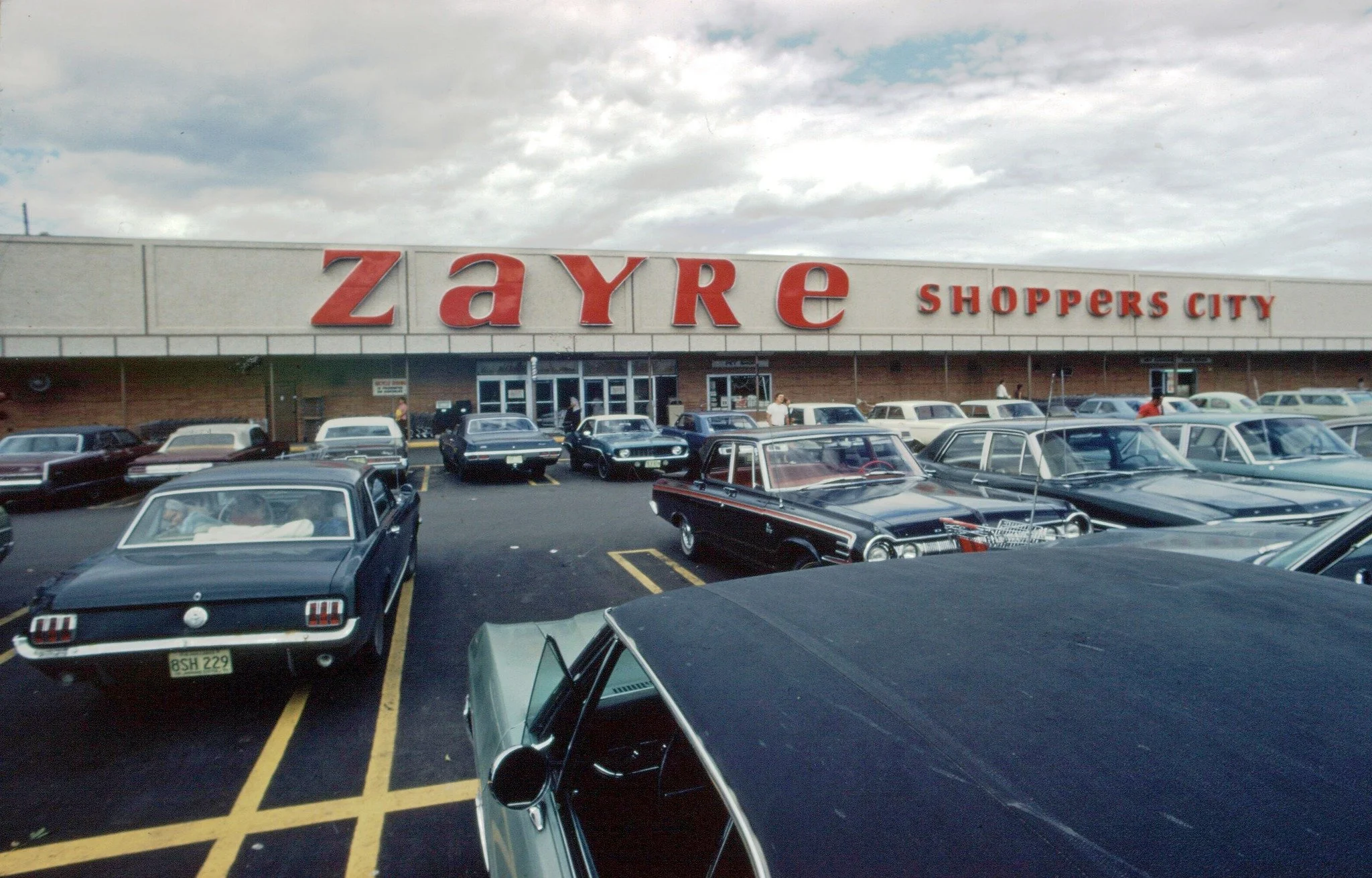 Who else lived for Zayre runs in the 70s &amp; 80s?  Flashing blue light specials sending everyone sprinting, digging through toy bins for GI Joe or Cabbage Patch, that popcorn-and-new-plastic smell, layaway Christmas hauls, and walking out with way 