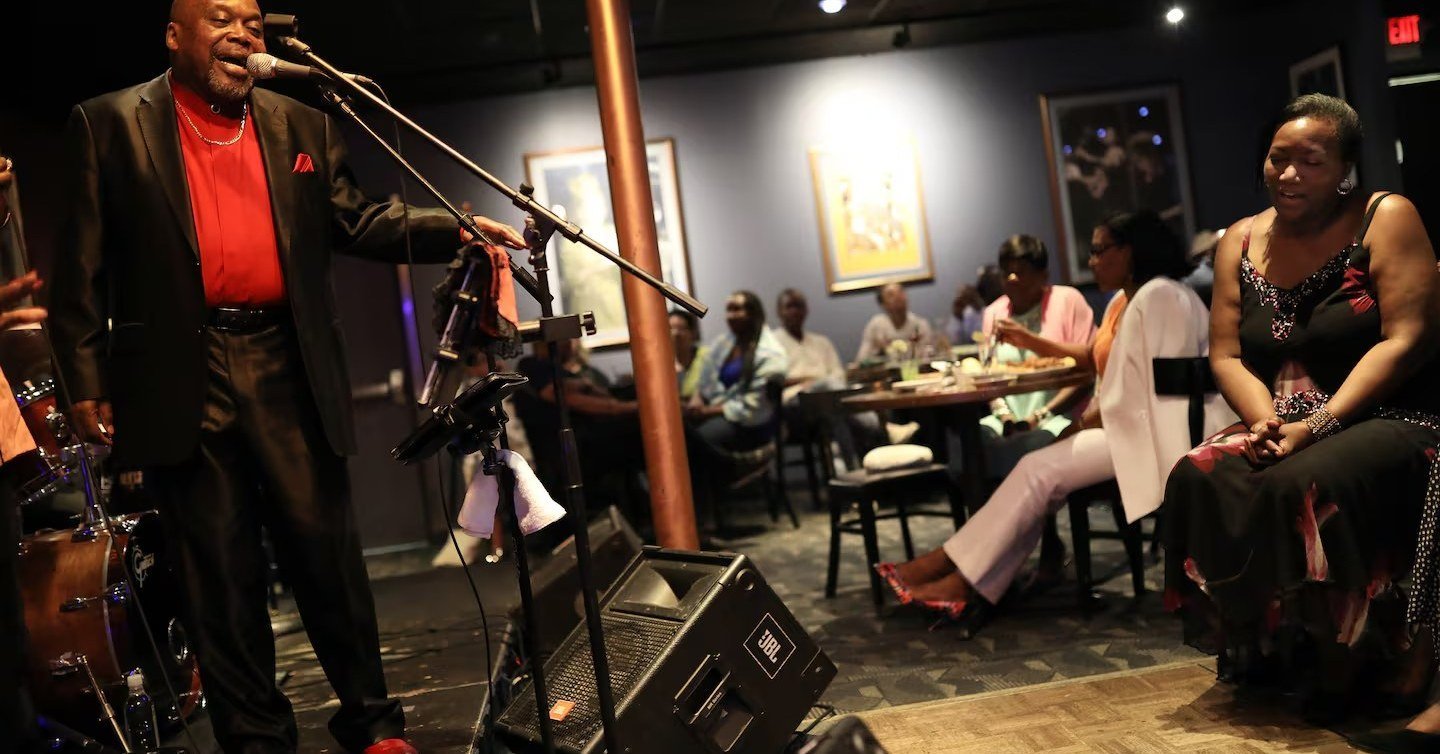 Remember when Thursday&ndash;Sunday nights in Cambridge meant one thing: heading to Ryles Jazz Club in Inman Square? That iconic dark blue (or black!) building at 212 Hampshire St, with its glowing "Ryles" sign, fiery dancer silhouettes on 