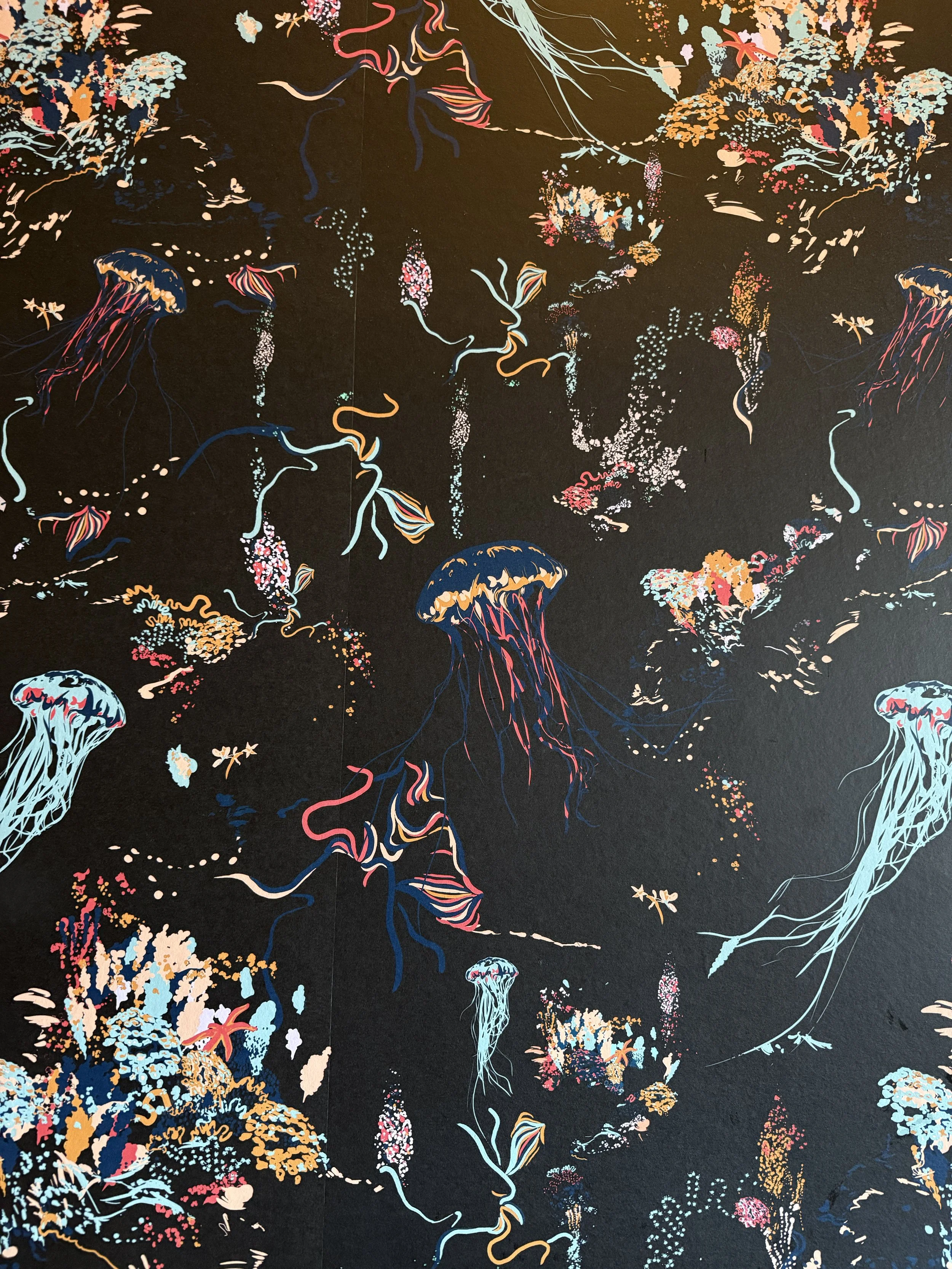 Detailed view of underwater life wallpaper.