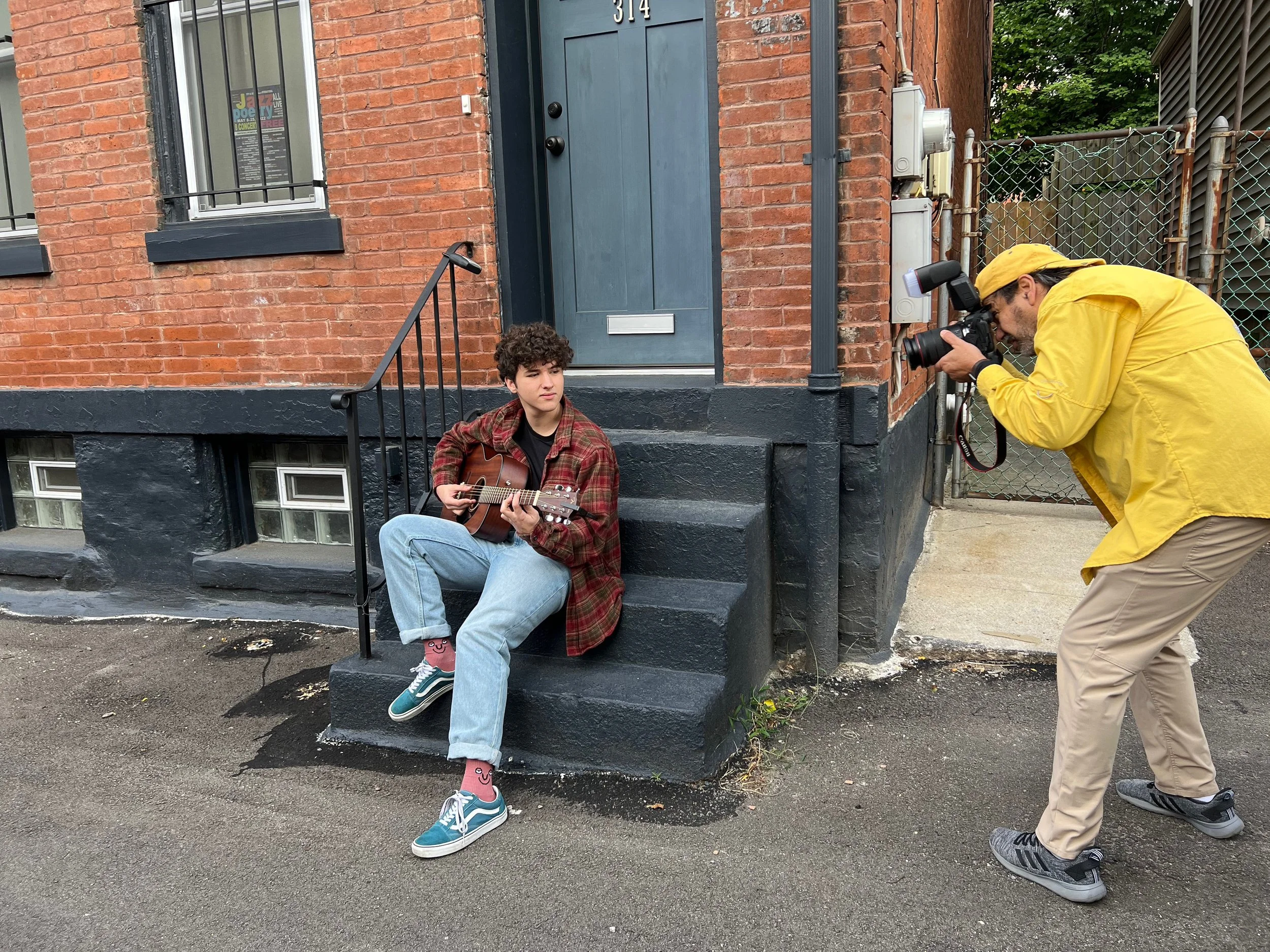 Senior pictures inquiry and consultation with Pittsburgh photographer Eliezer Barros