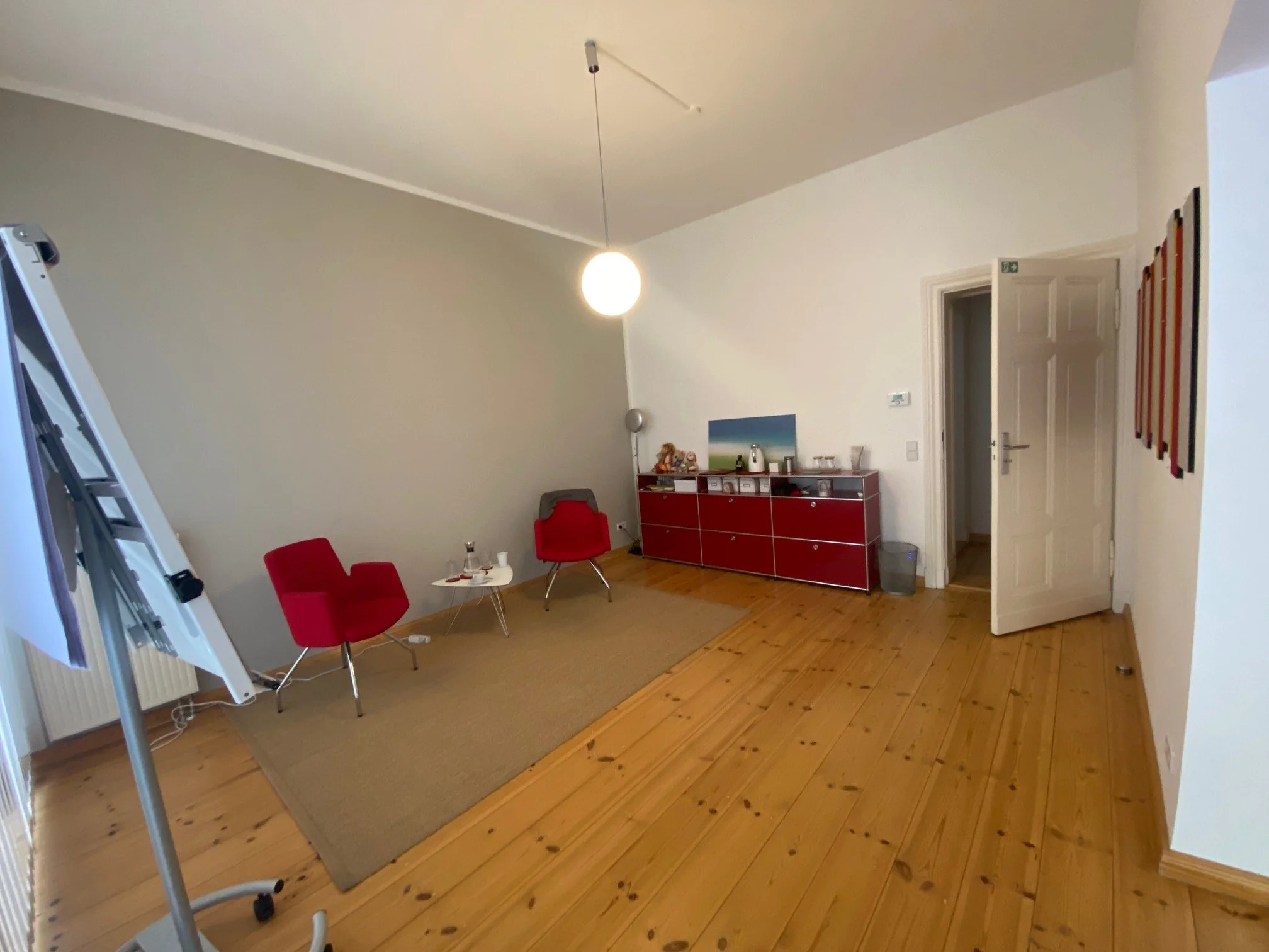 Beratungsraum in der Praxis für Systemische Therapie Berlin