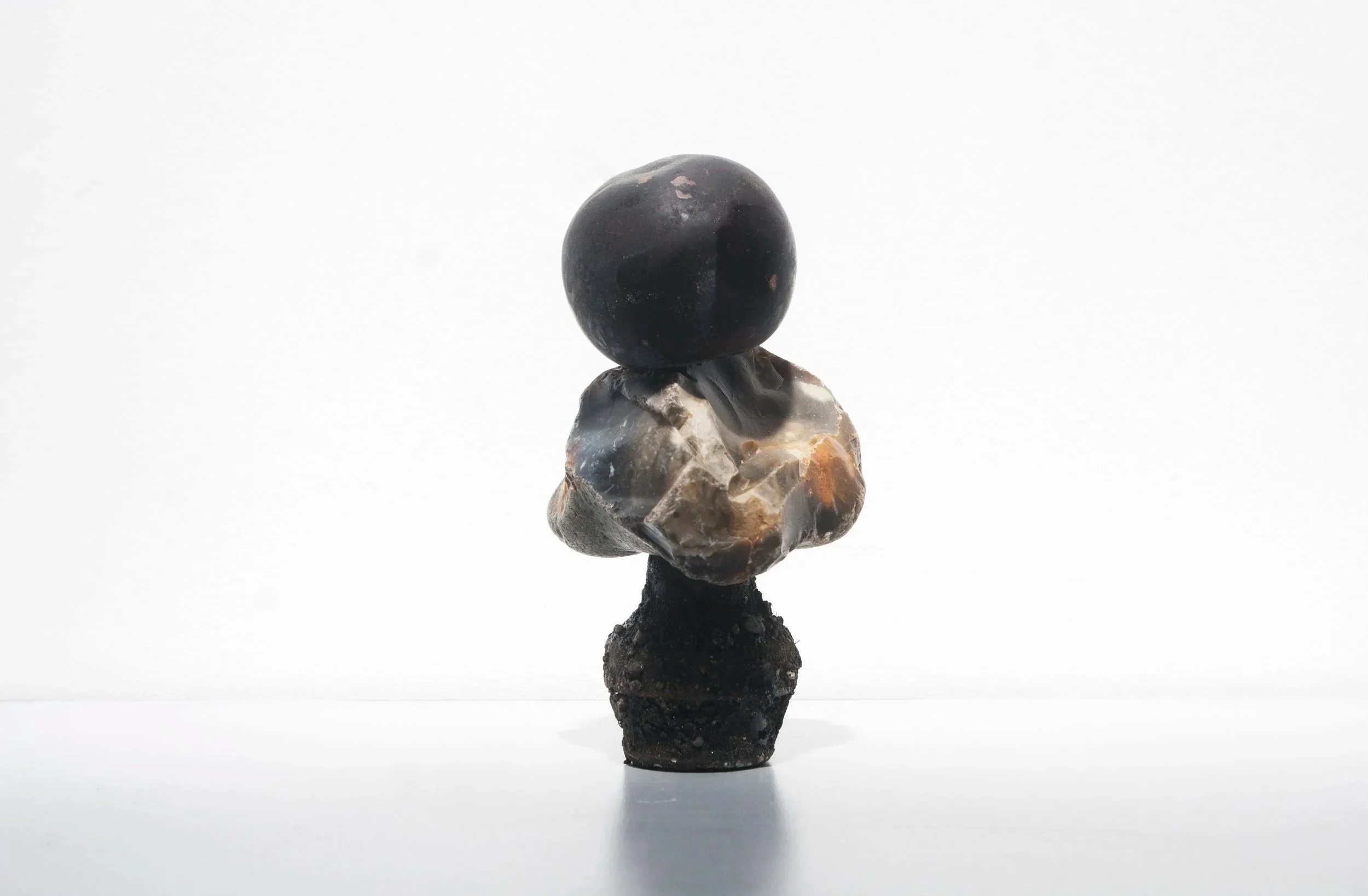 Untitled (Mudlarkin), 2014, Stone, metall, plum