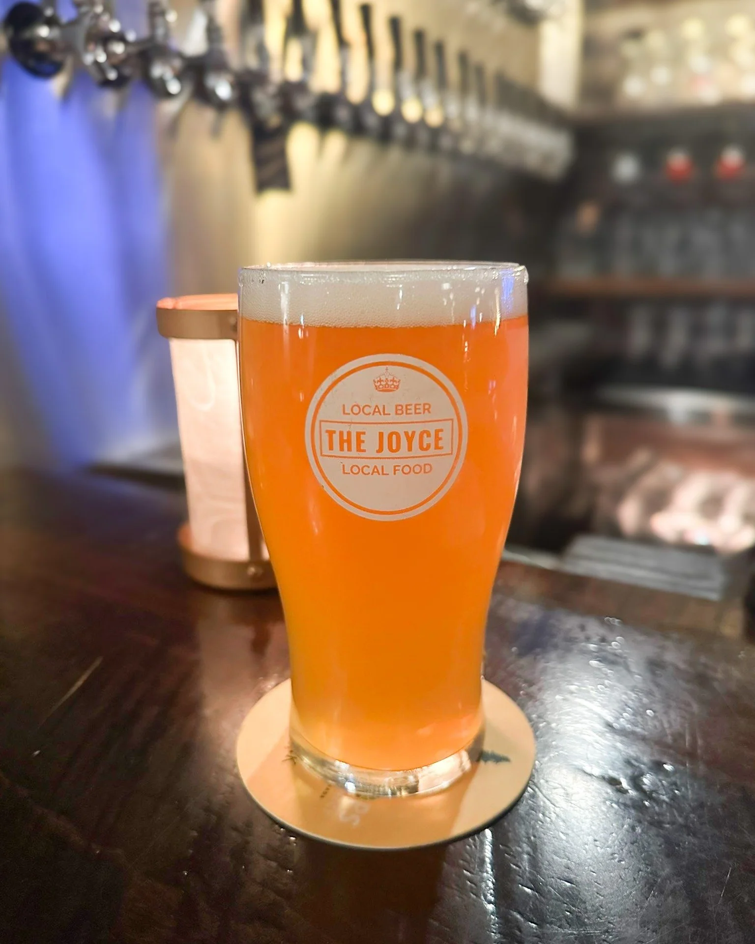 🎉 It&rsquo;s Friday&hellip; and you know what that means.

Time to clock out and let a cold beer make everything right again. 🍺✨

And tonight is extra special: Happy Brewing is taking over our taps! Come grab a pint (or a few), try something new, a