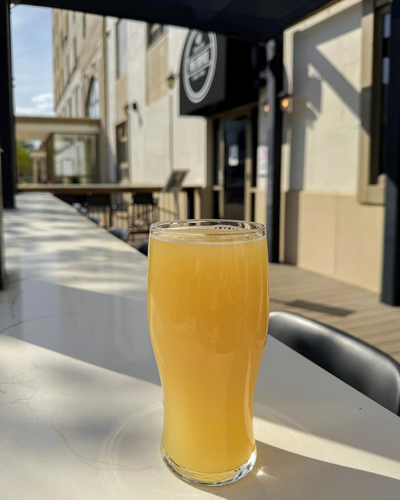 ☀️ There's nothing better than patio season! 😎 

Our outdoor space is ready and waiting for you to soak up those long, sunny afternoons in downtown Fredericton. ✨ 

Local craft beers? Check! Tasty bites? Obviously! Good vibes all around? You bet! 🙌