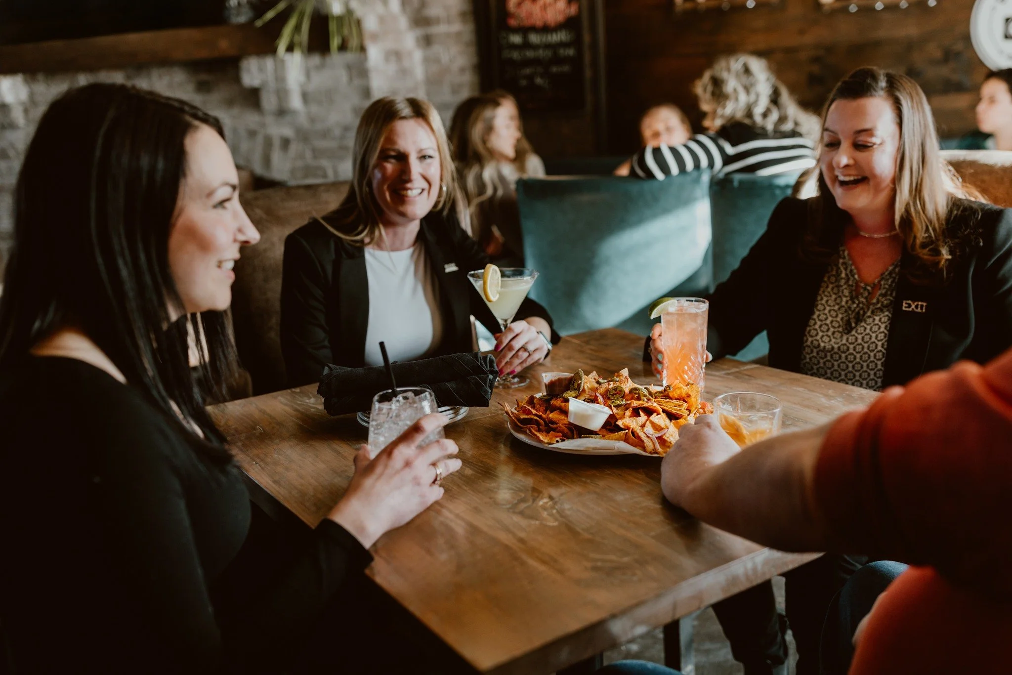 🌧️☀️ Rain or shine, we're open and the taps are flowing! 

🍻 Come in for lunch, dinner, or just stop by anytime for your favourite pint. We've got some seriously good food and some of the best craft beers around! 🙌

See you! 

#TheJoycePub #Downto