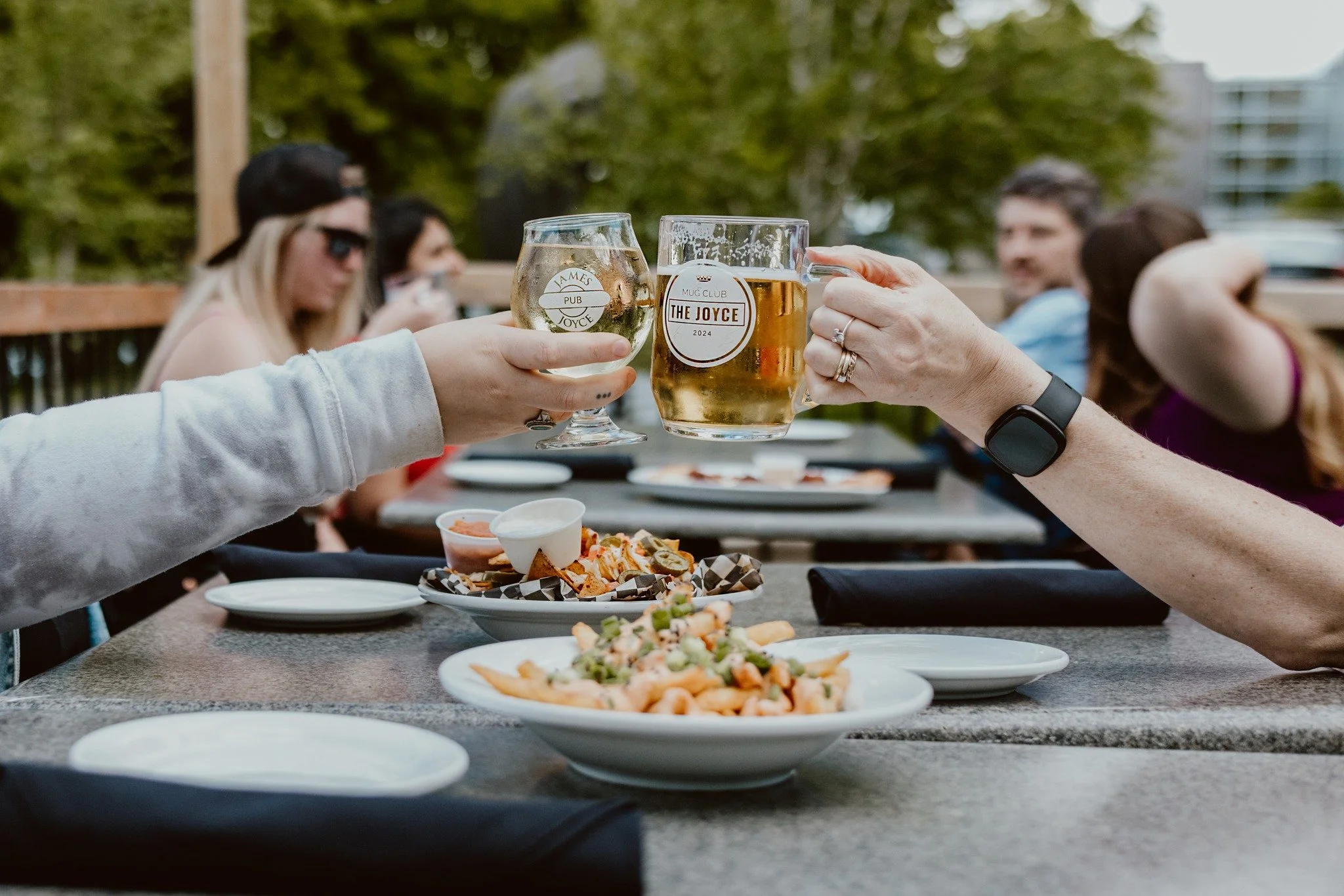 🧐 What's better than a cold pint on a sunny day? (Trick question, nothing is.) ☀️ 

Join us outside and find your new favourite pour from 36 taps of the best local craft beers and ciders in the Maritimes 👉 you've got options 😉.

Cheers! 🍺

#TheJo