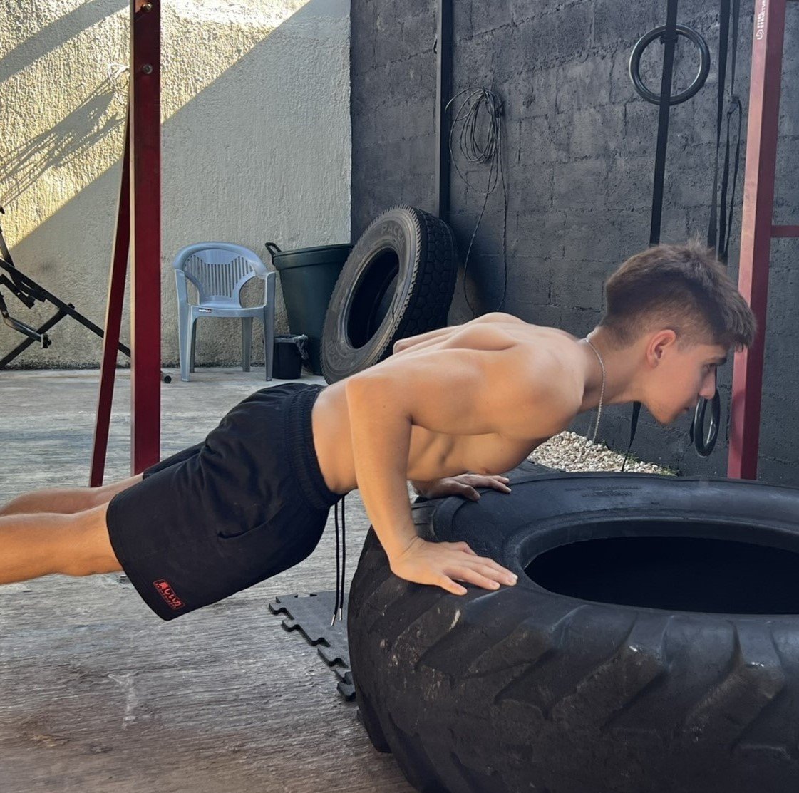 Fundamentos del Entrenamiento  en Calistenia:  Guía para entrenar con conciencia y resultados