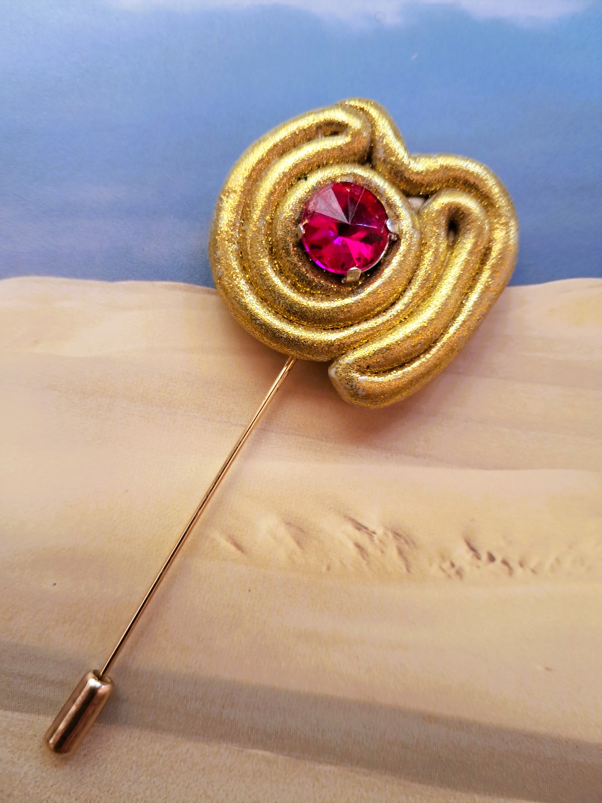 Minimalist pin Brooch for modern casual attire by designer Ellar at the Brooch Place