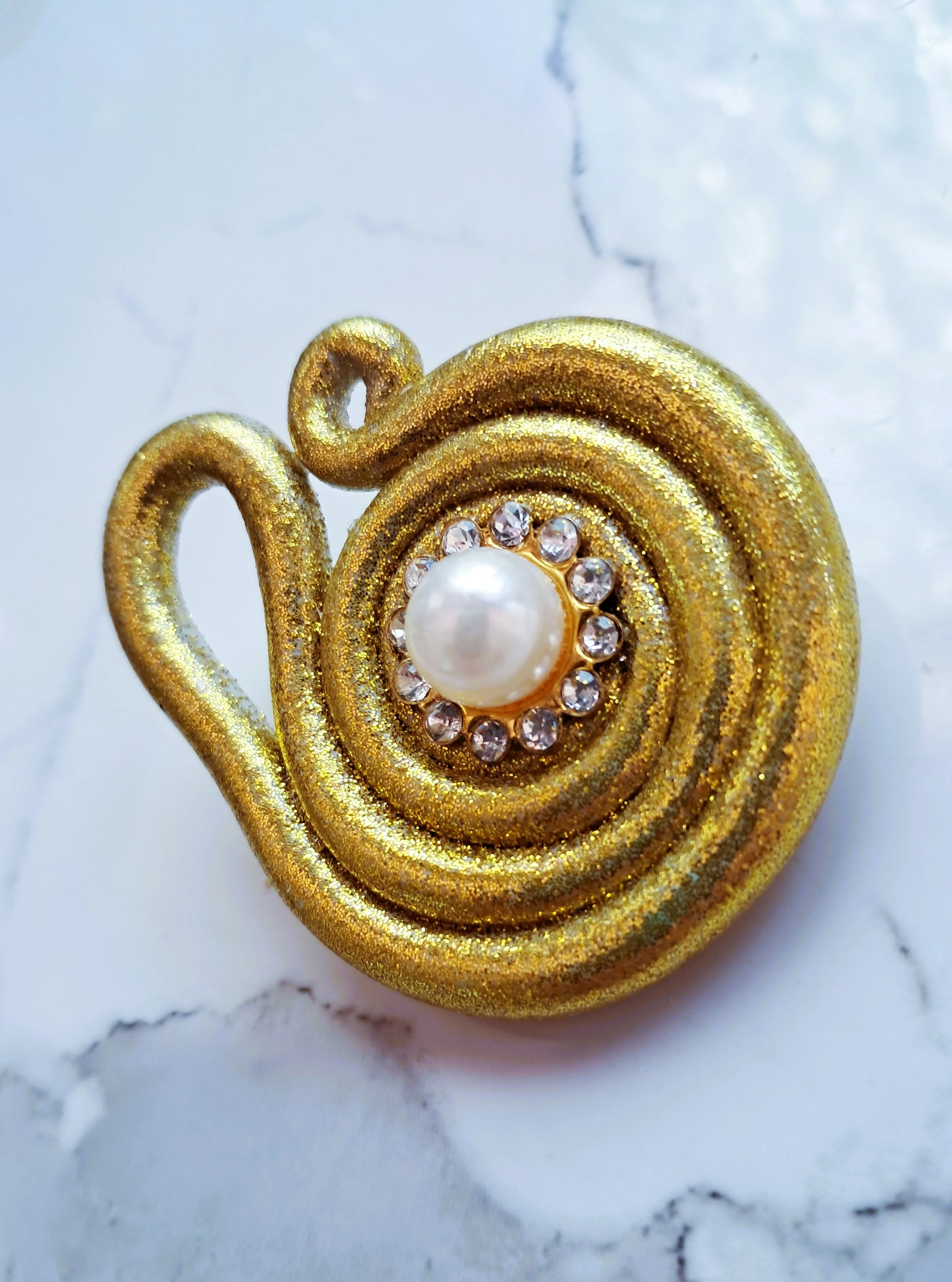 pearl swirl brooch side.jpg