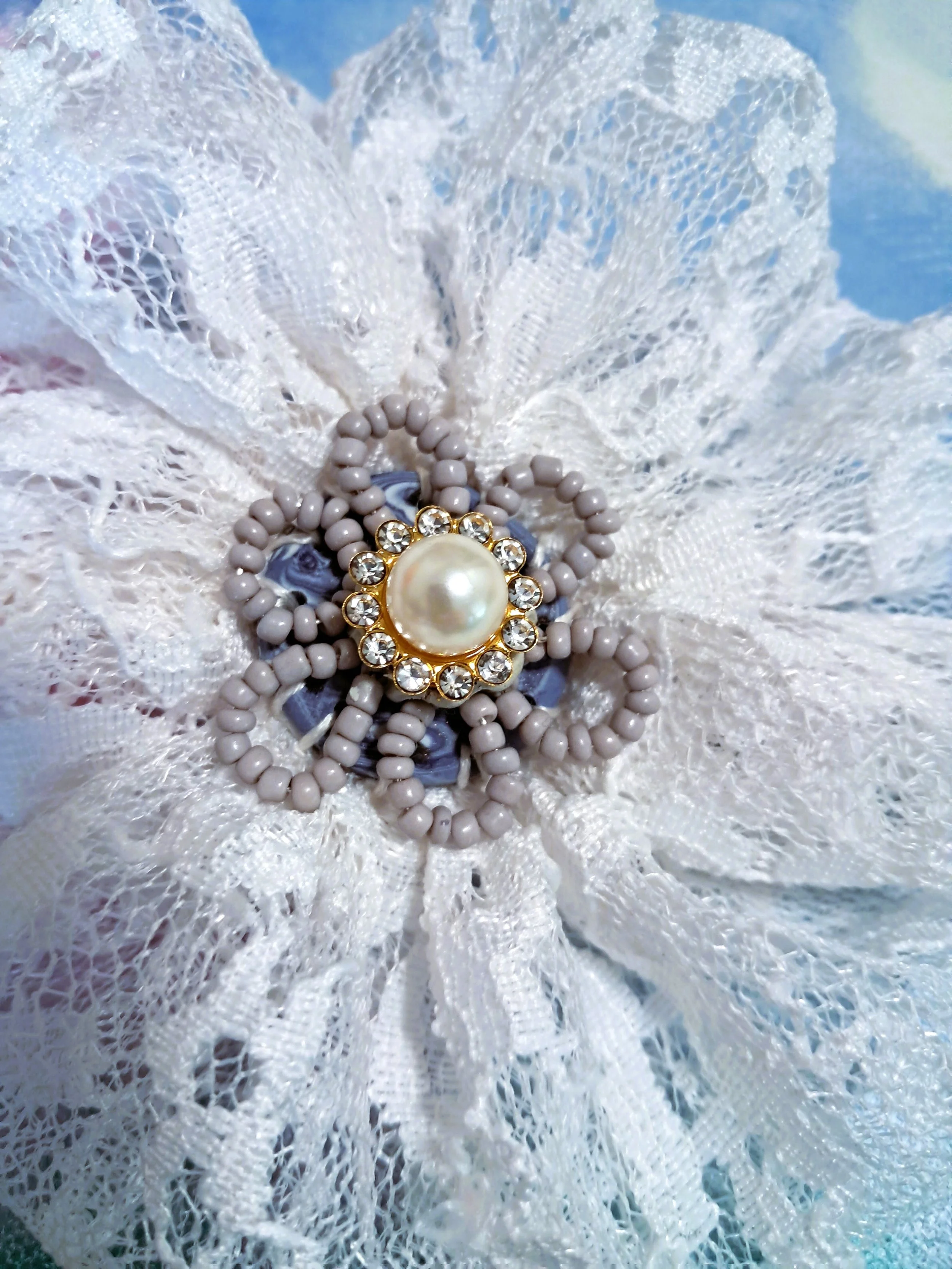 lace bead brooch maxi.jpg