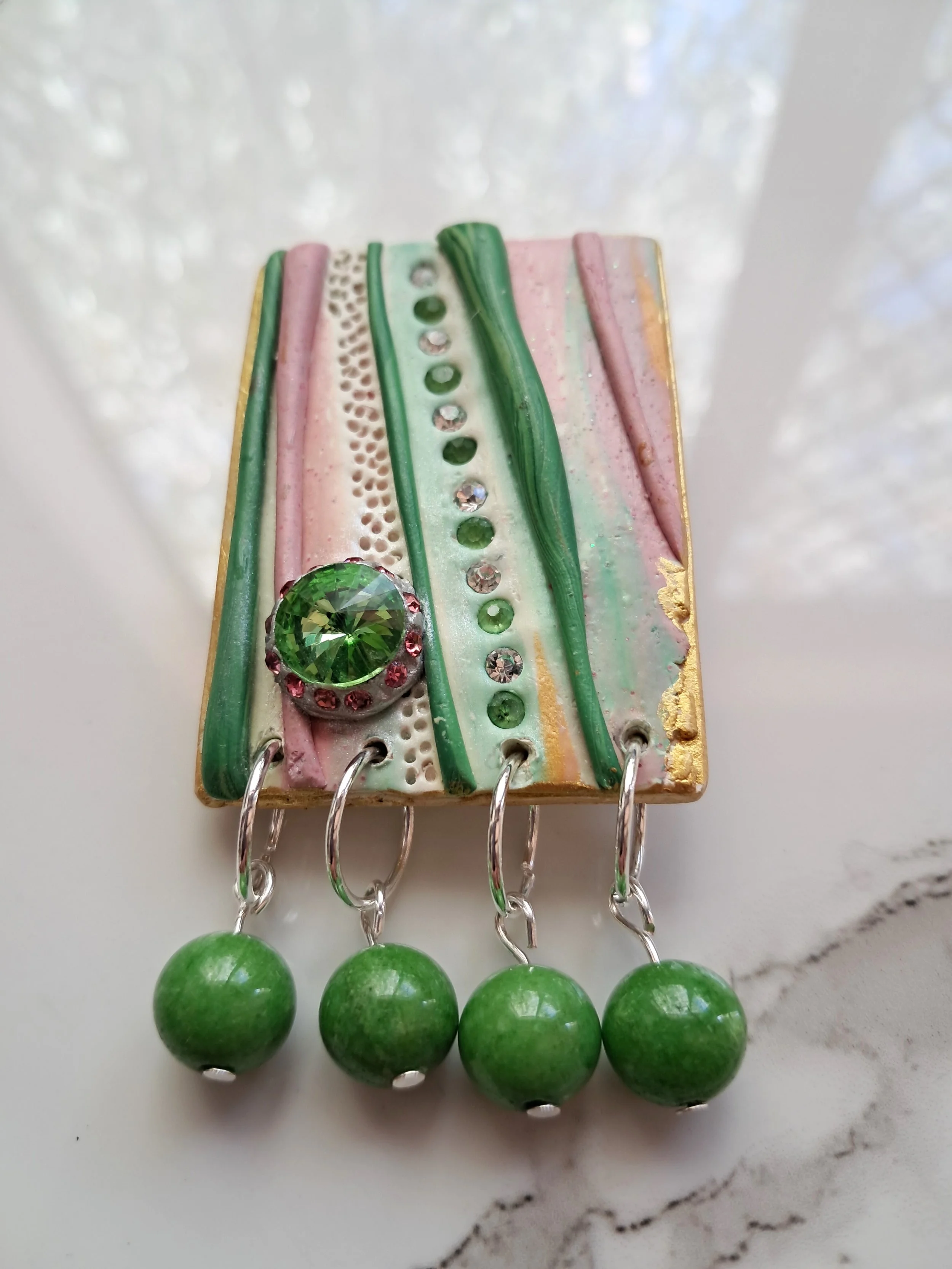 green swinger bead brooch.jpg