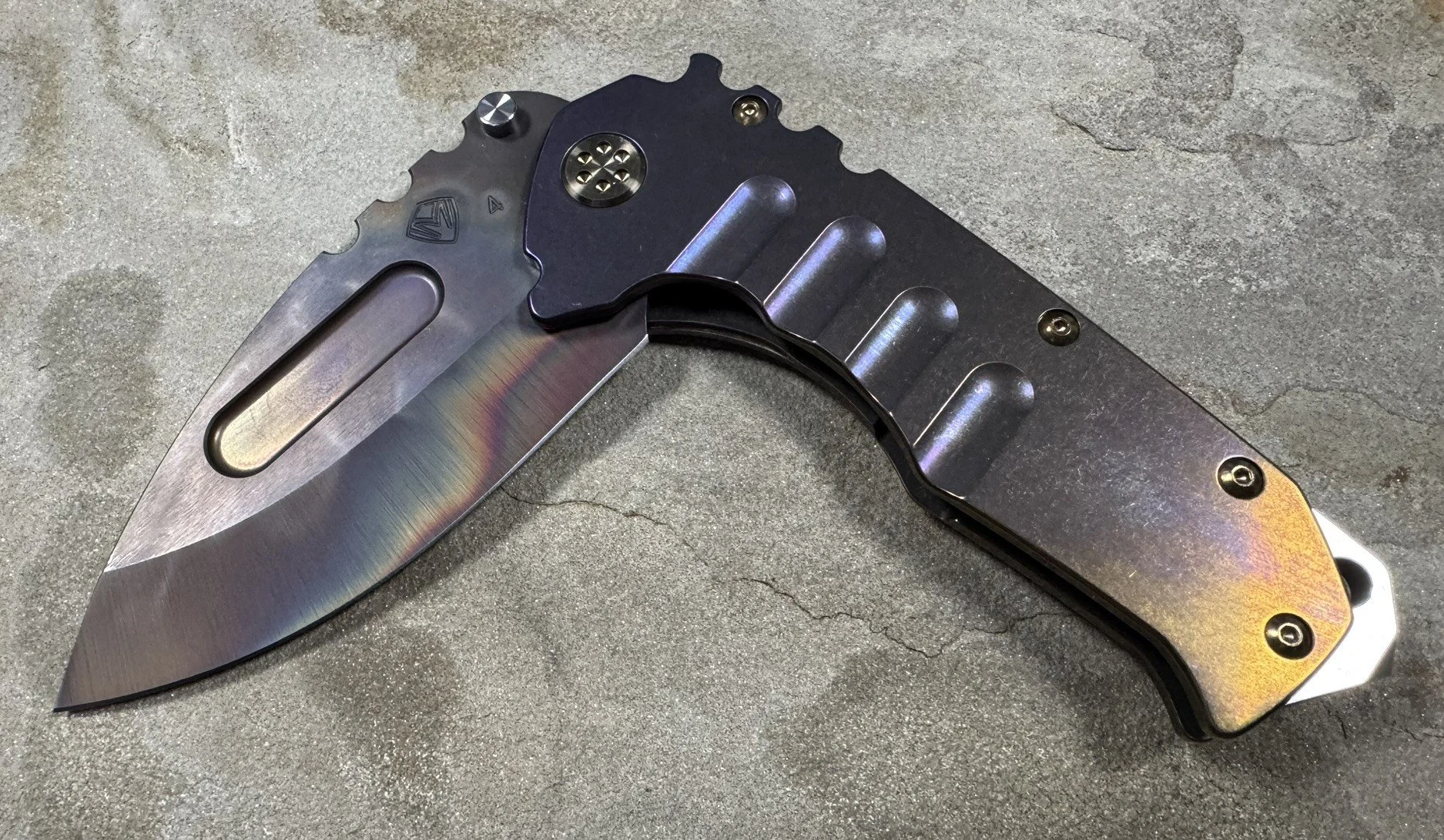 Praetorian T Bronze Violet Fade