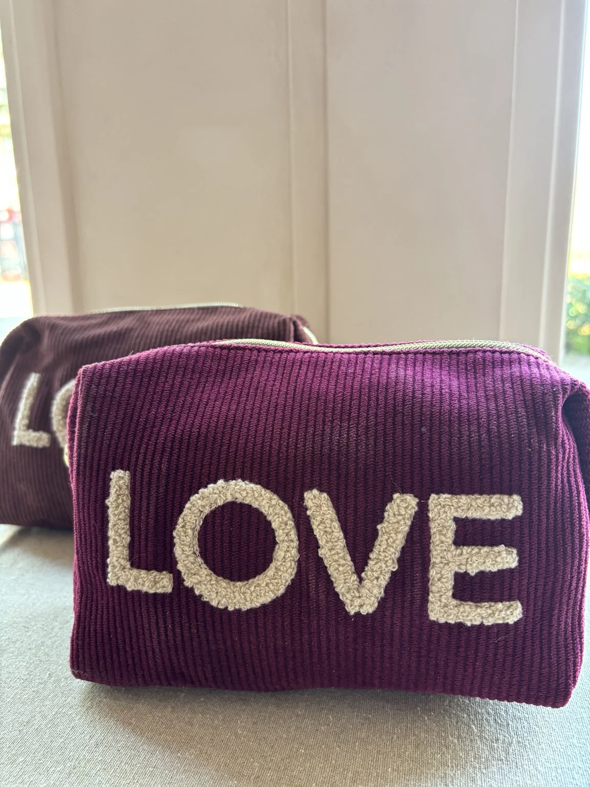 LOVE toilettas corduroy – Burgundy