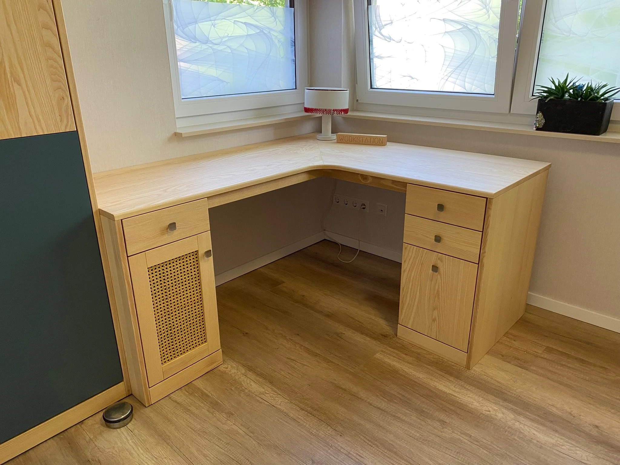 eckschreibtisch-vollholz-wunschkiste.jpeg