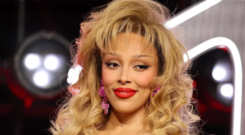 VMAs 2025 Fashion Highlights: Doja Cat’s Camp, Olandria’s Debut and Lenny Kravitz’s Rock God Energy