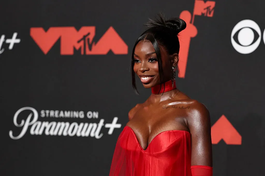 'Love Island' stars Olandria, Nic and Ace arrive at the VMAs