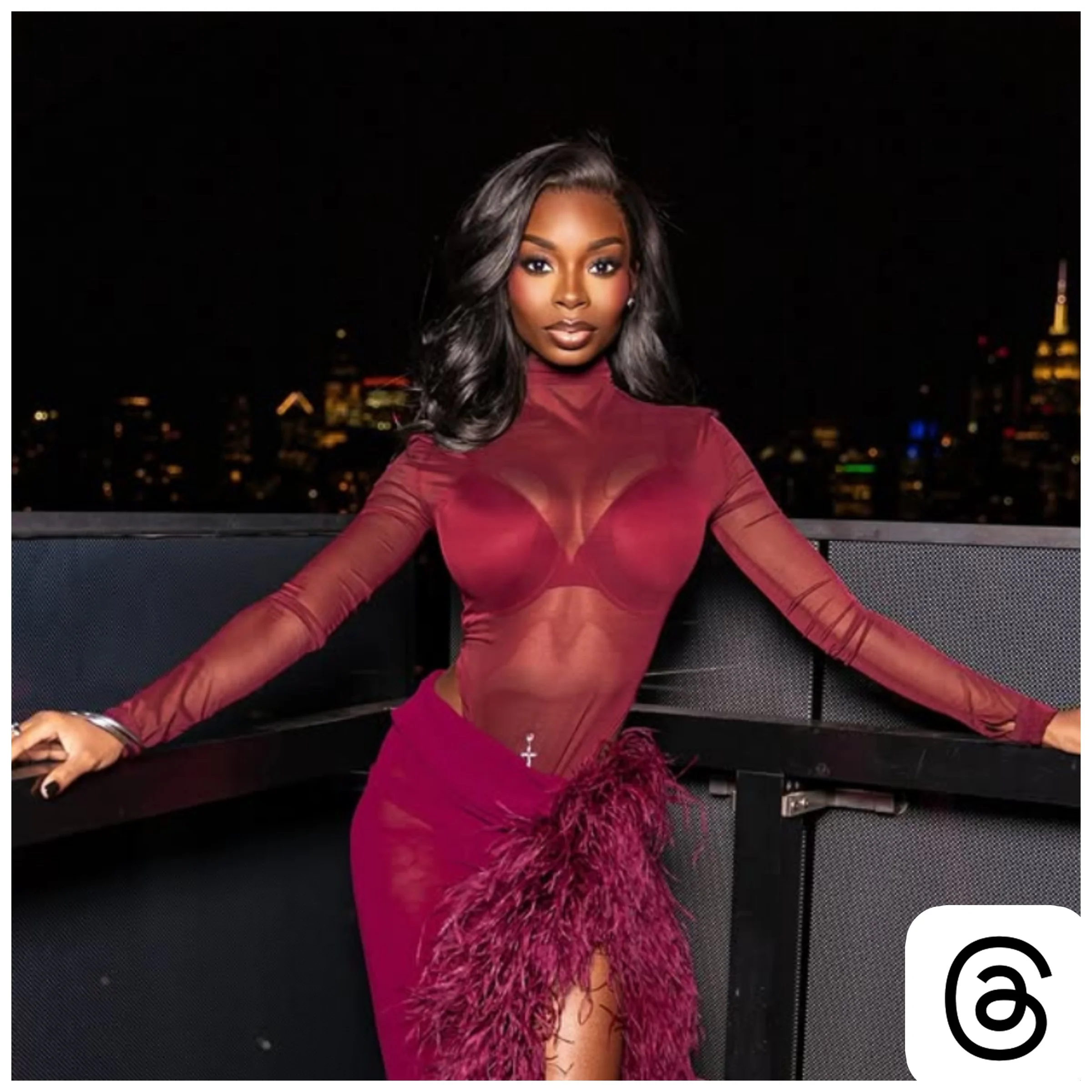 Threads: Power moves in a pretty package💋