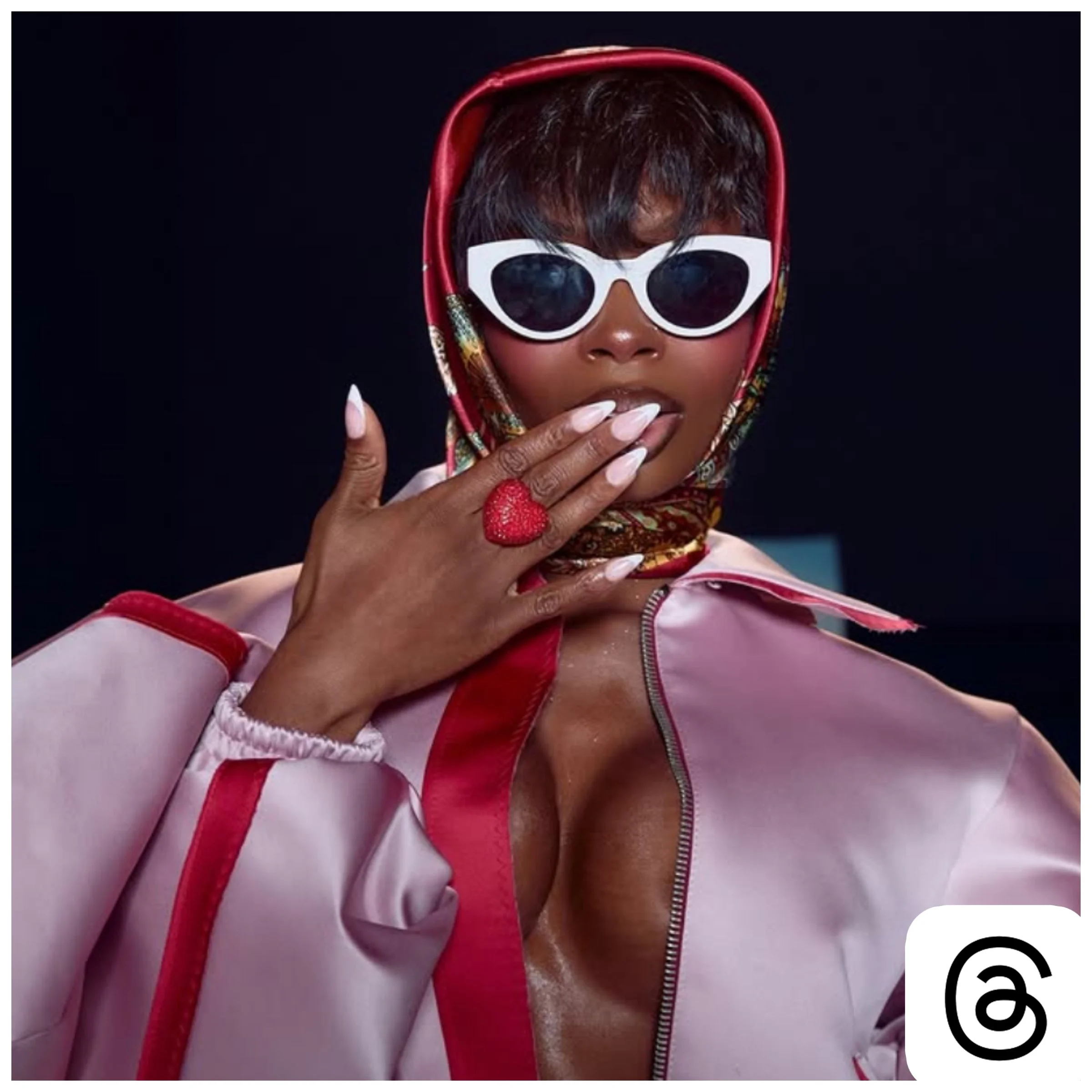 Threads: Your fav’s fav mood board 😘