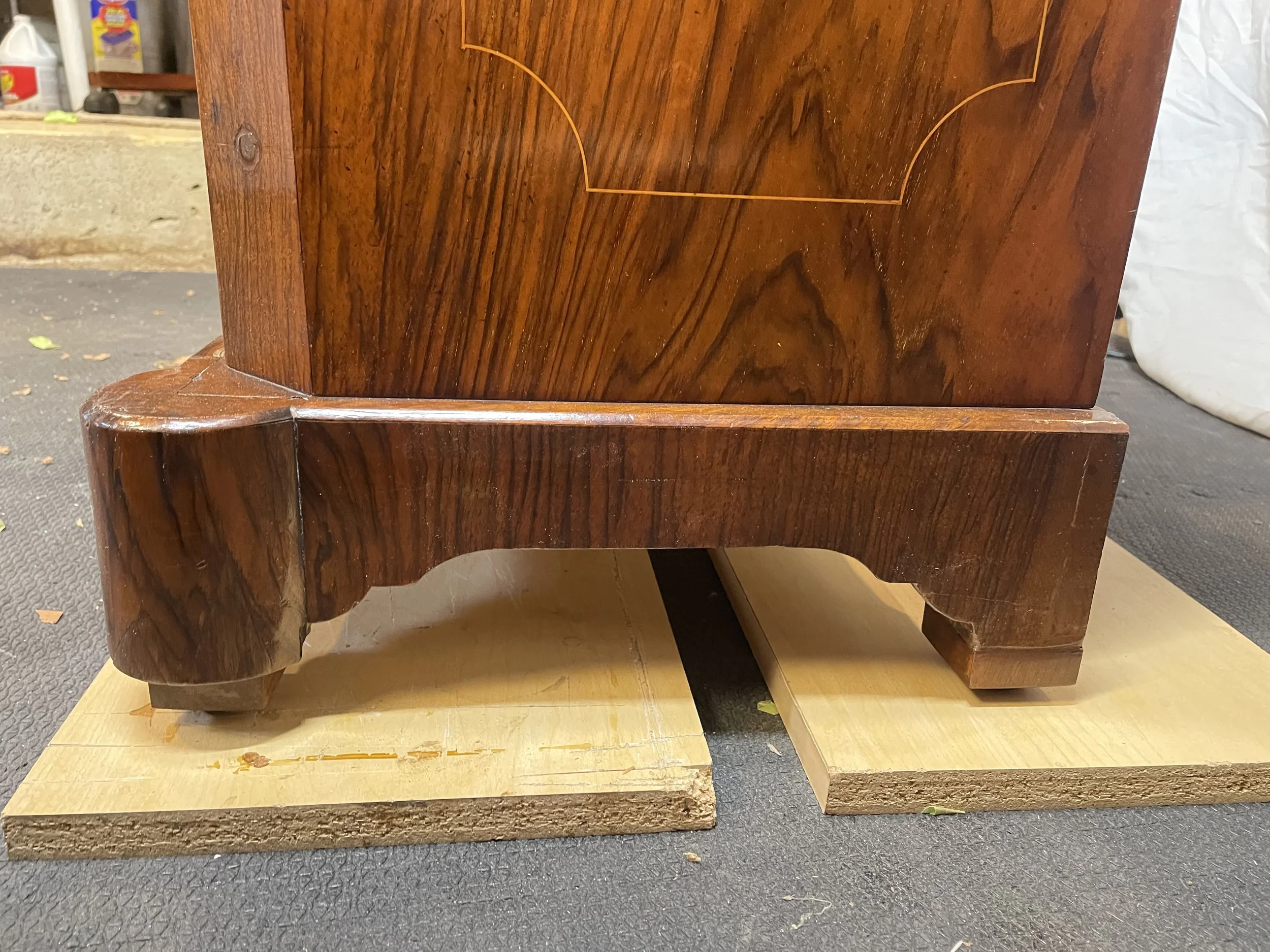 Repaired veneer to the apron. and broken areas addressed. 