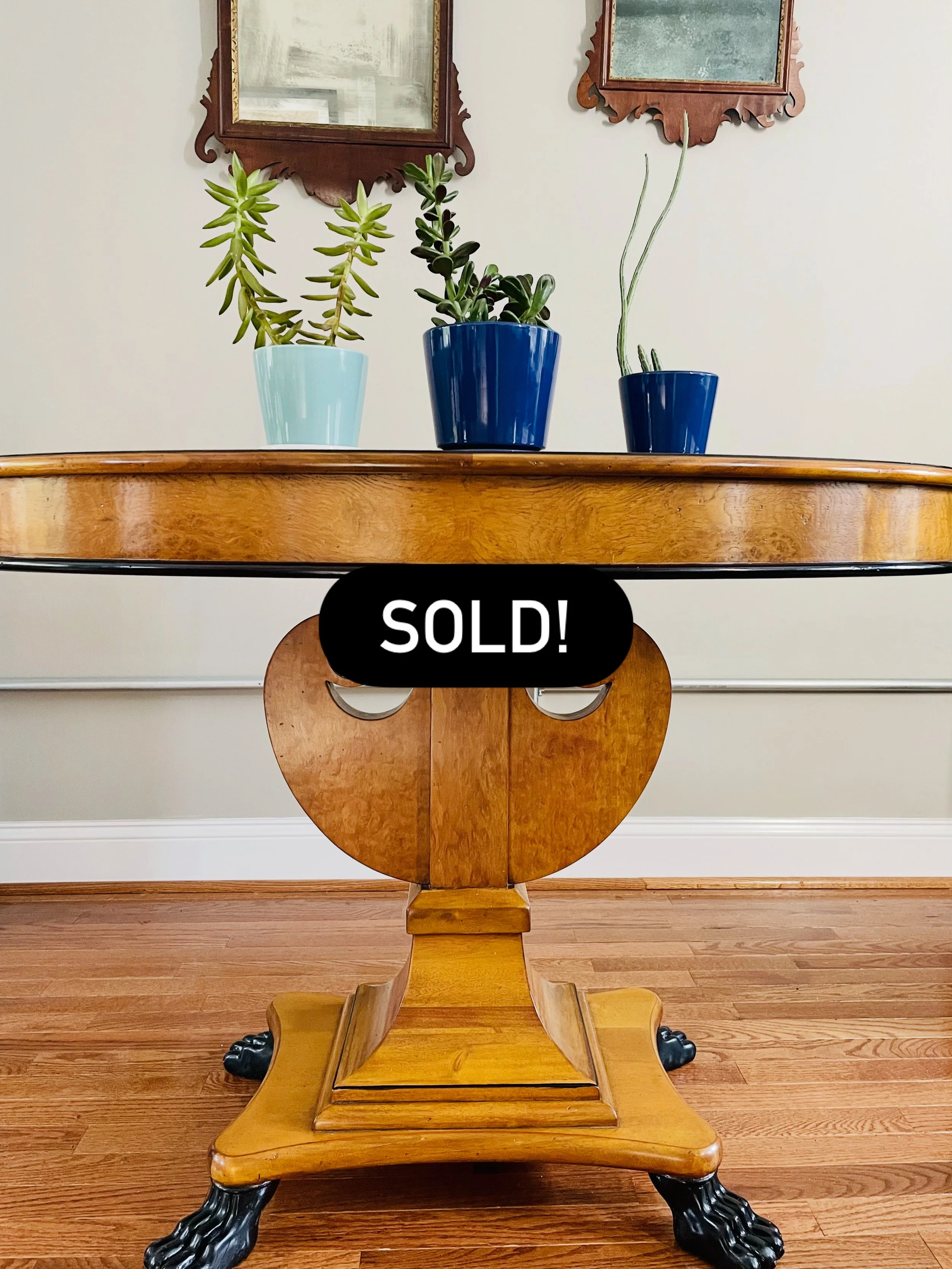 Biedermeier center table in burl satin birch