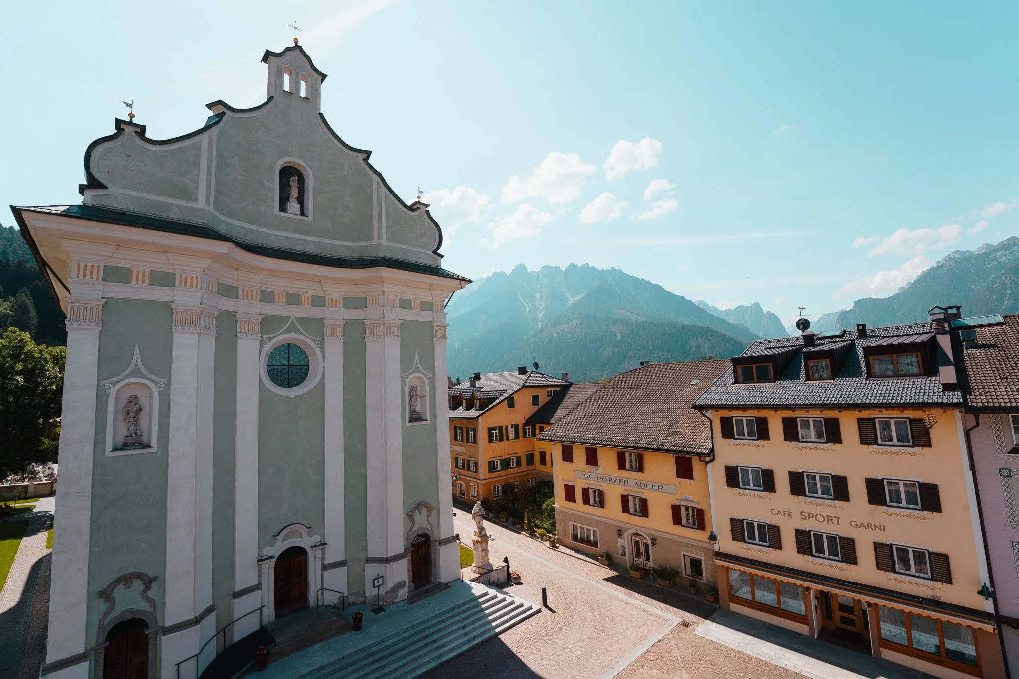 The Post Mountain Residence in Toblach: Your Alpine Basecamp in the Heart of the Dolomites