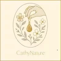 Illustration de gouttes d'eau tombant sur des fleurs et des feuilles, avec le texte "CathyNature" au bas.
