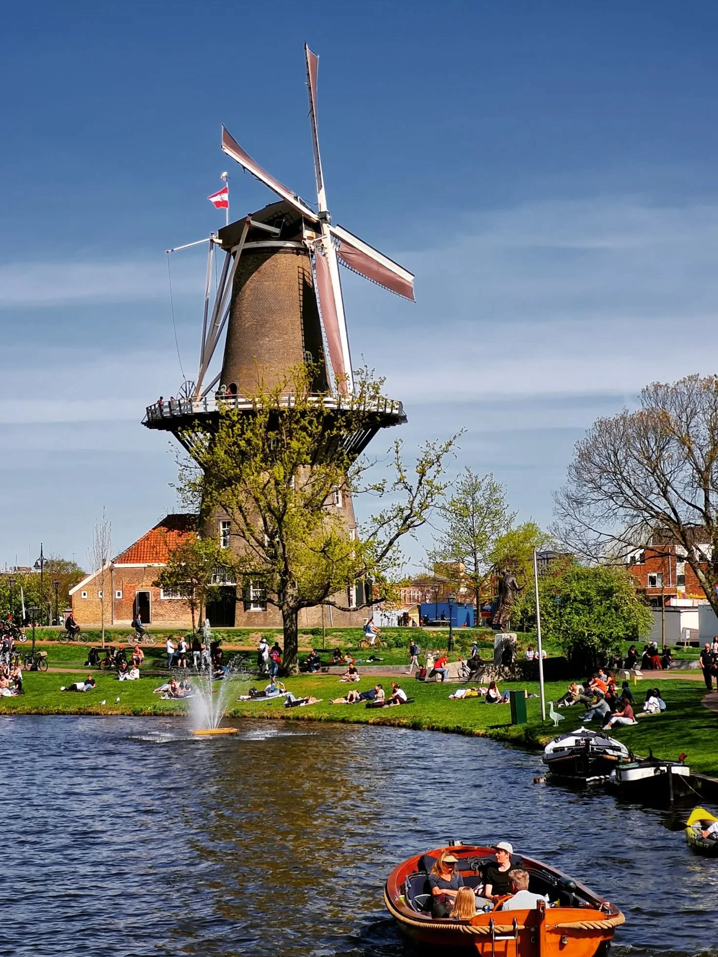 Cityscape - 2
Passion for Urban photography is builtin within me. This cityscape series will showcase mainly the life and amazing activities around Randstad, Netherland.
Most photos are from spring and summer time activities. 

1. Leiden Valkbrug
2. 