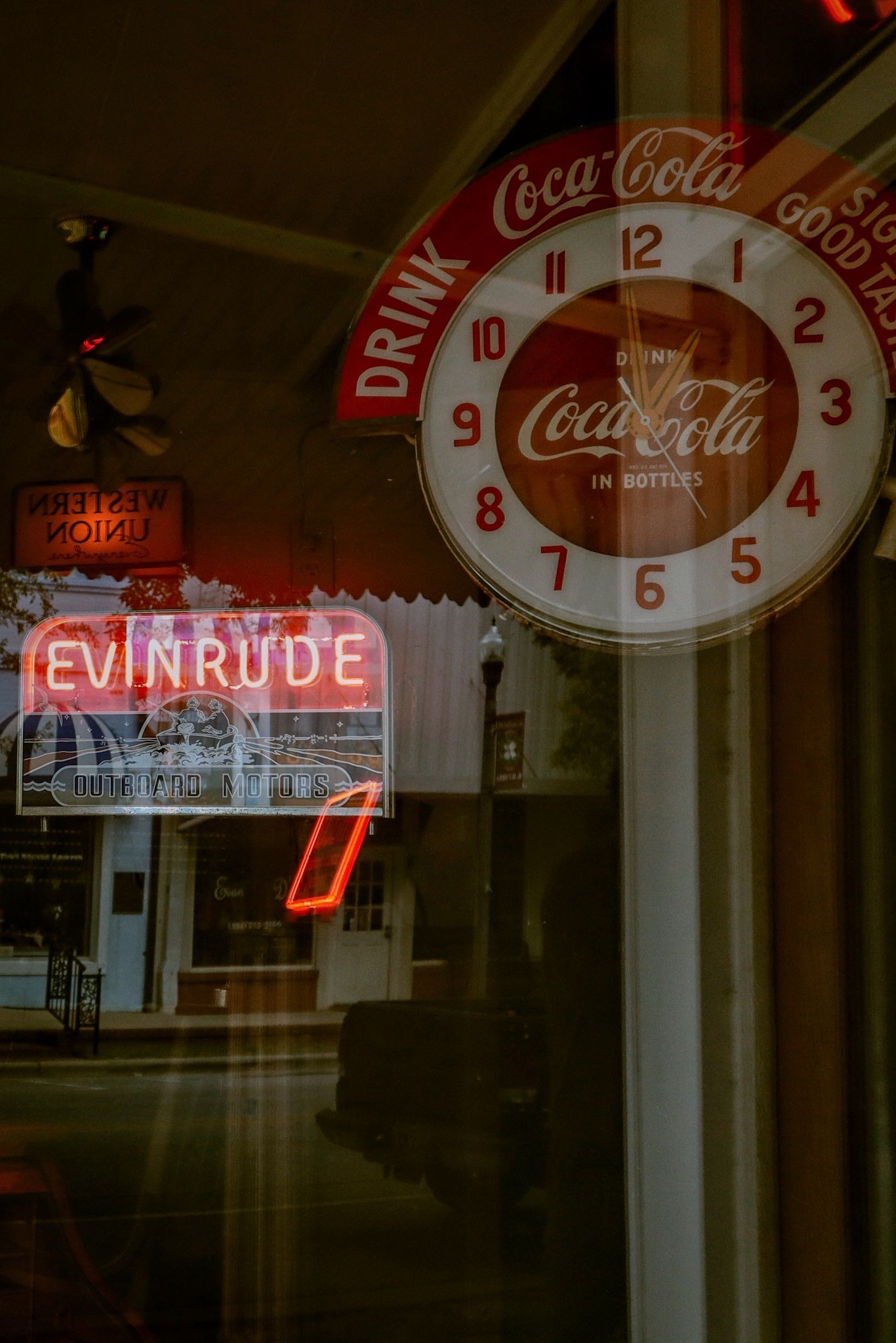 Evinrude Neon Sign, Abbeville