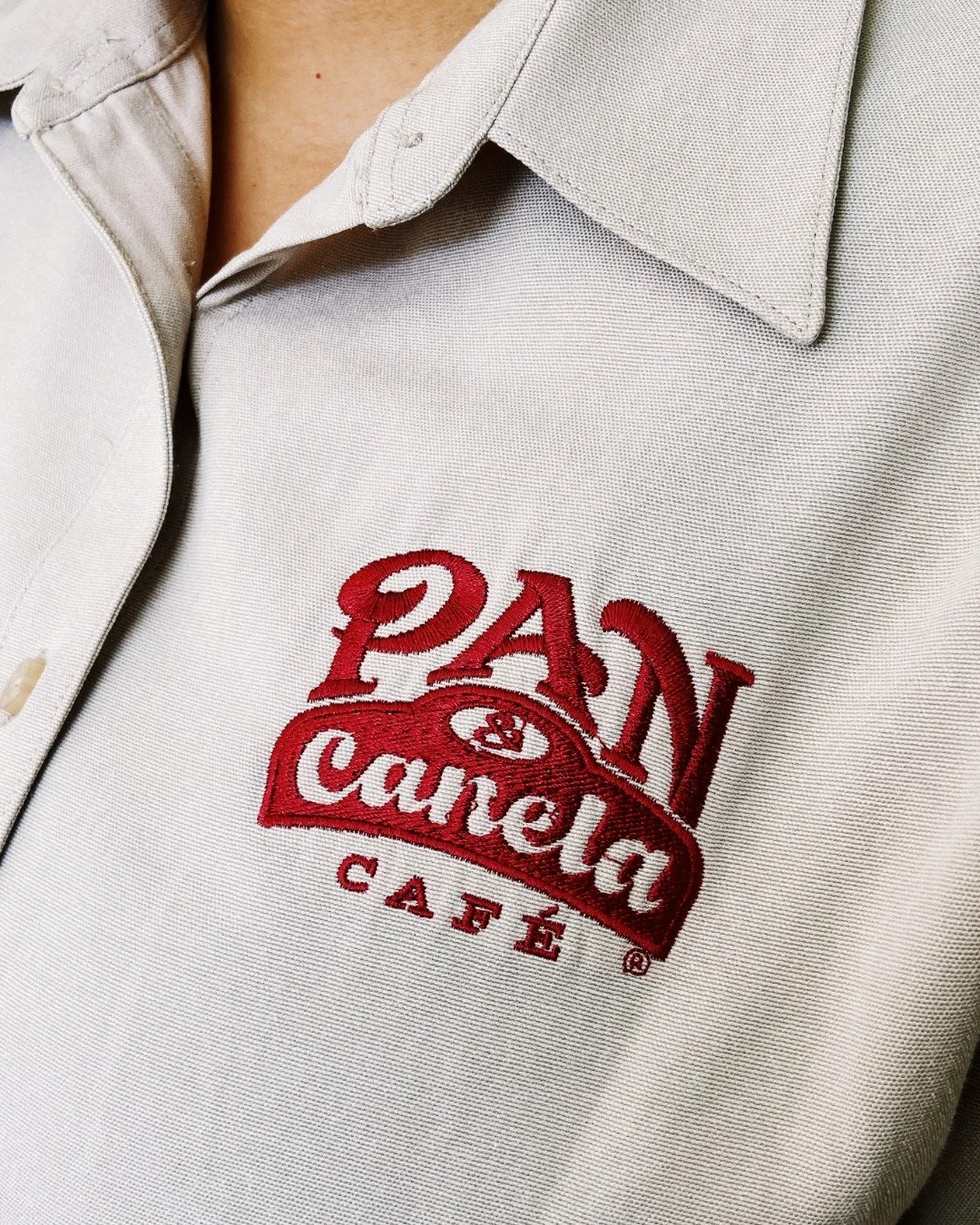 Pan &amp; Canela es una panader&iacute;a y cafeter&iacute;a artesanal que ofrece una experiencia c&aacute;lida, rodeada de naturaleza, en un jard&iacute;n en el coraz&oacute;n de Clayton, Ciudad de Panam&aacute;.

Redise&ntilde;ar y refrescar una mar